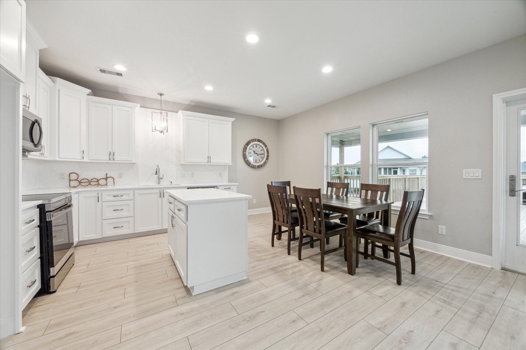 230 Bora Bora Drive, Tiki Island, TX 77554