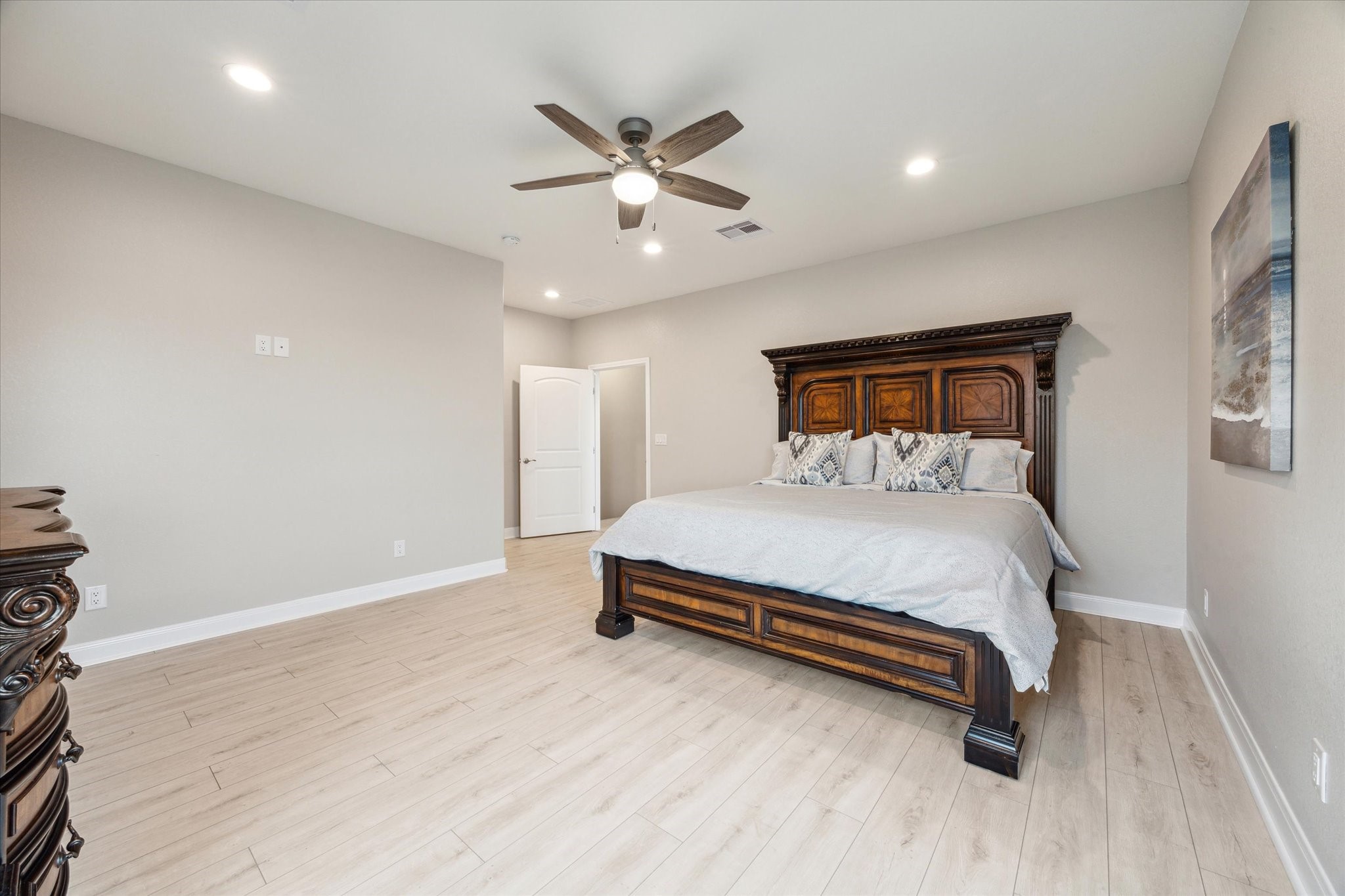 230 Bora Bora Drive, Tiki Island, TX 77554