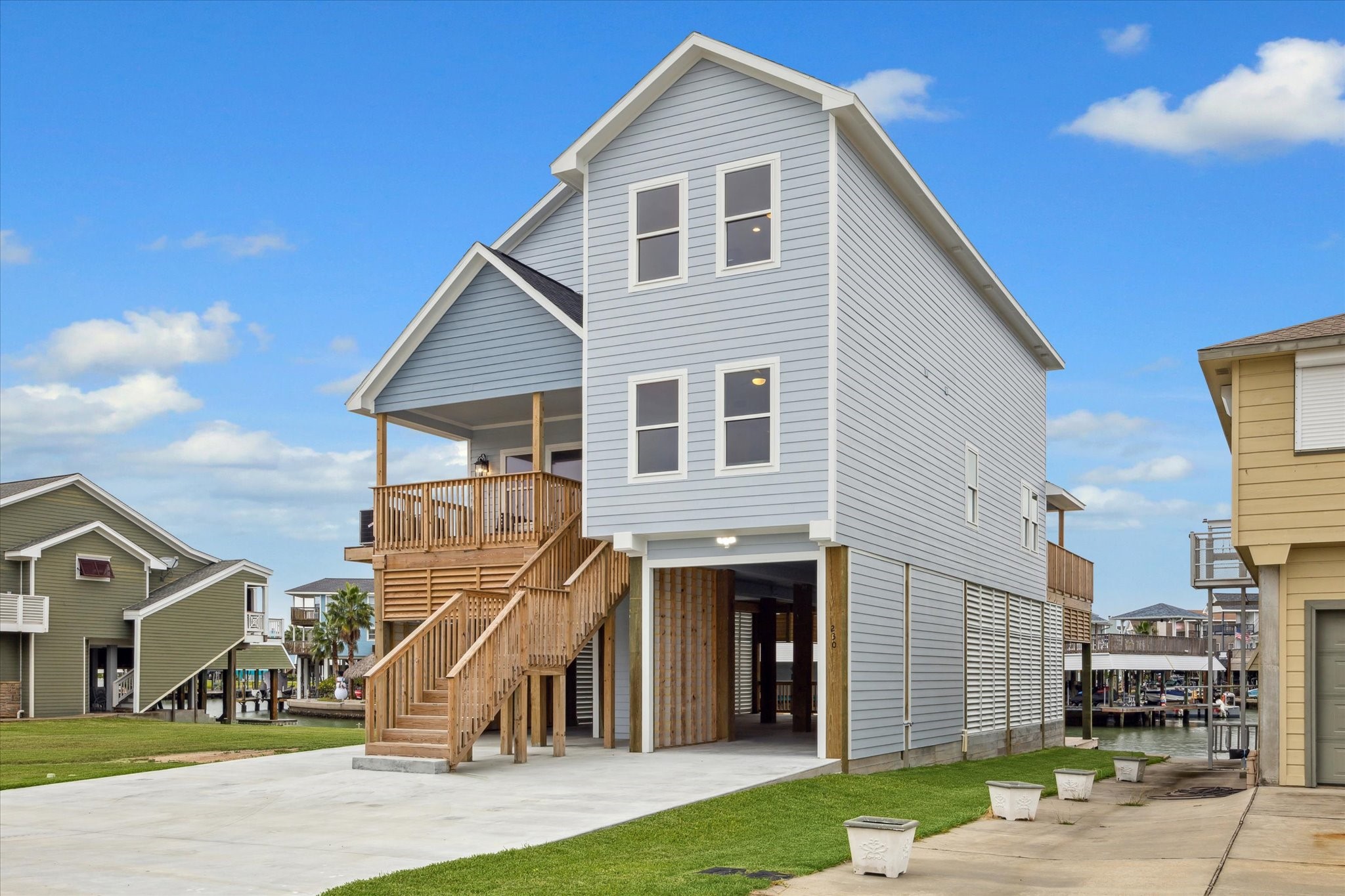 230 Bora Bora Drive, Tiki Island, TX 77554