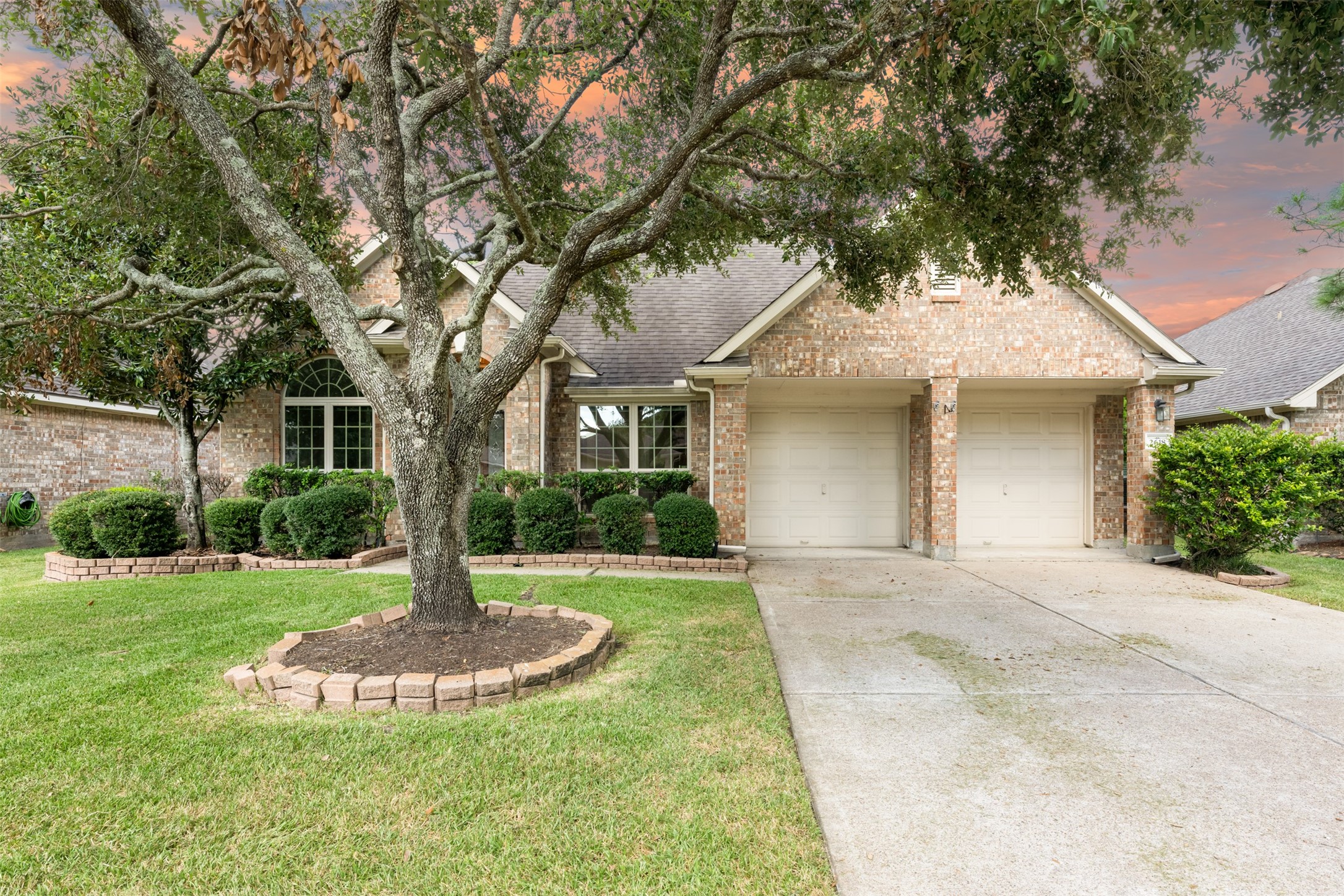 2618 Parkbriar Lane, Pearland, TX 77584