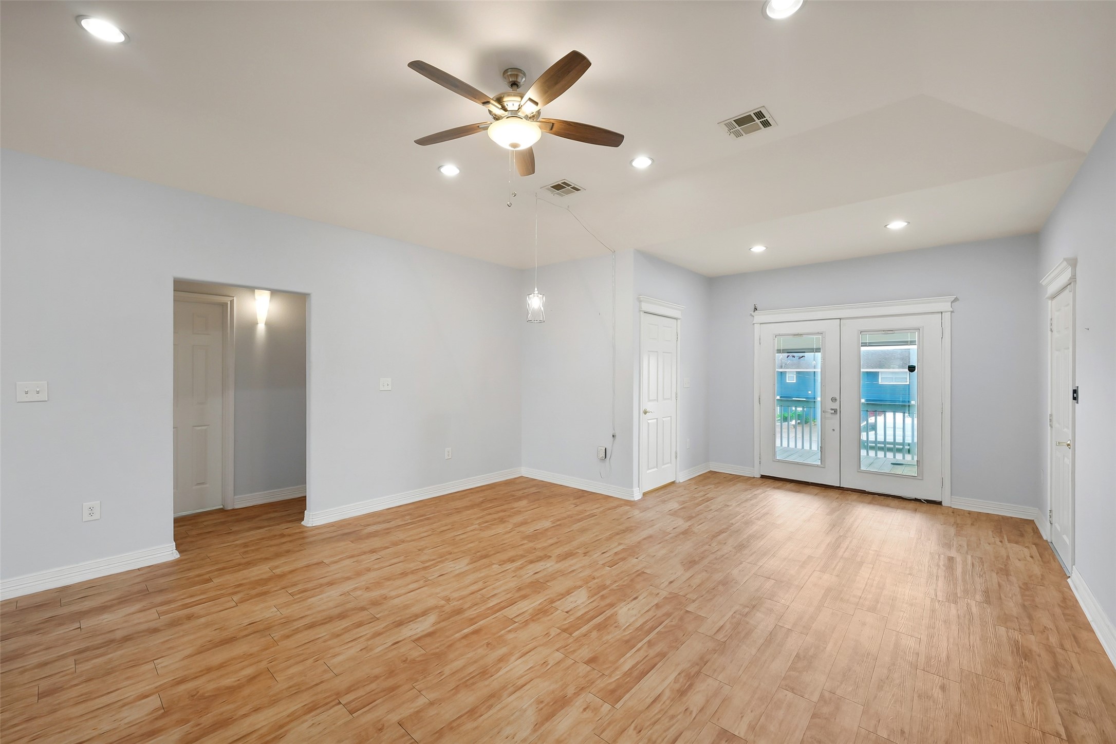 Living Room - view 2