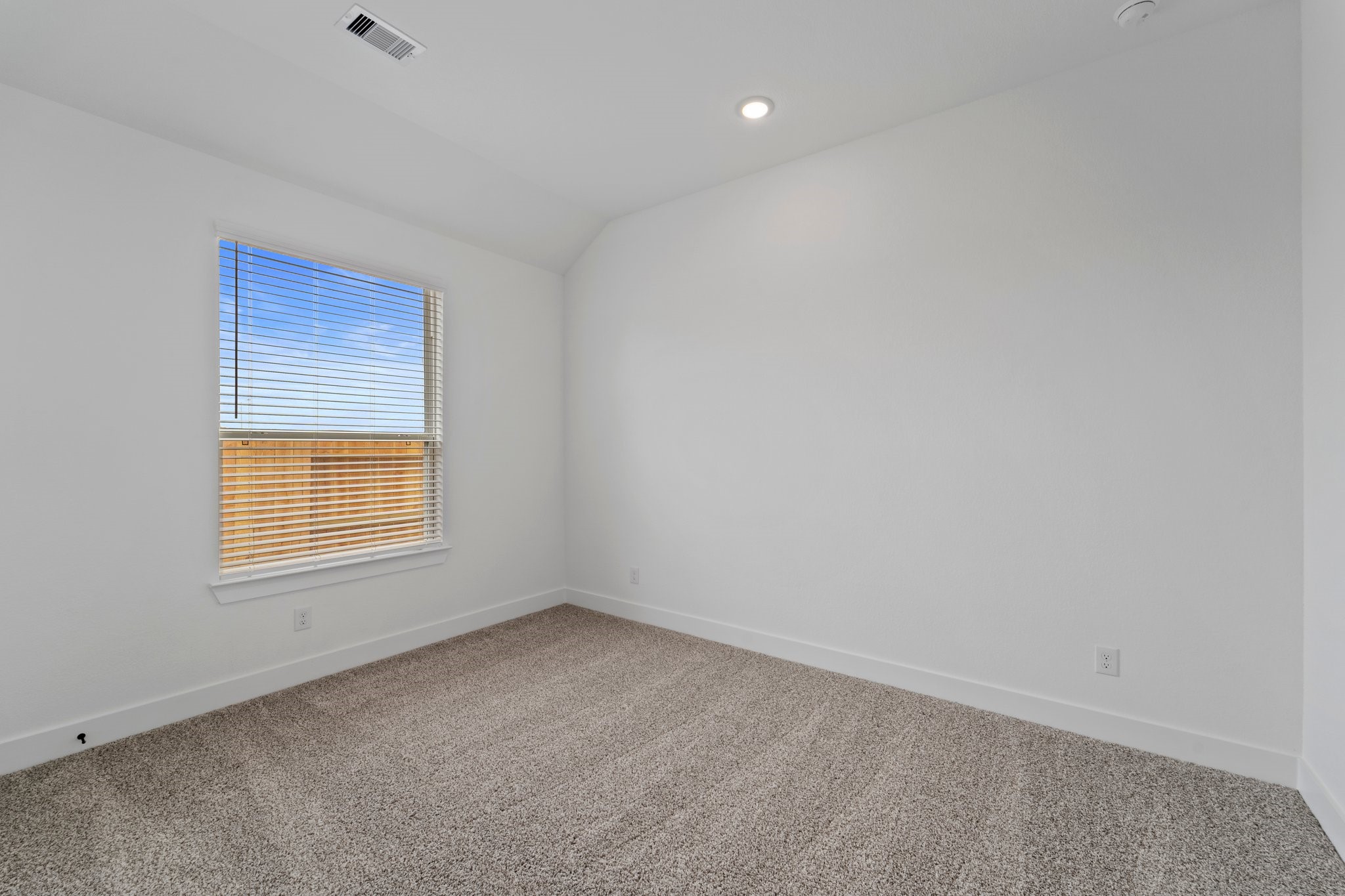Photos are REPRESENTATIVE of the home /floor plan and are NOT of the actual home.  Selections, features, and room options vary.