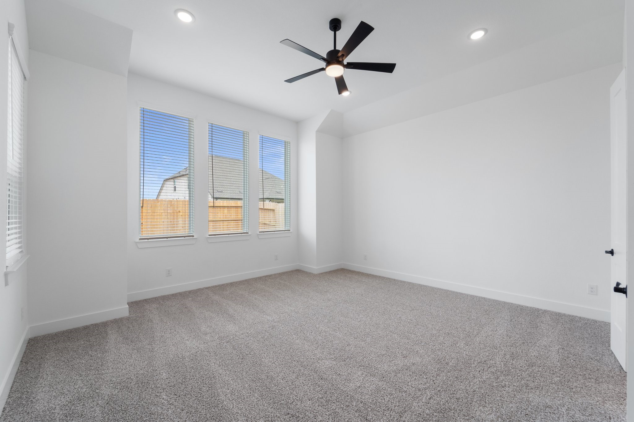 Photos are REPRESENTATIVE of the home /floor plan and are NOT of the actual home.  Selections, features, and room options vary.