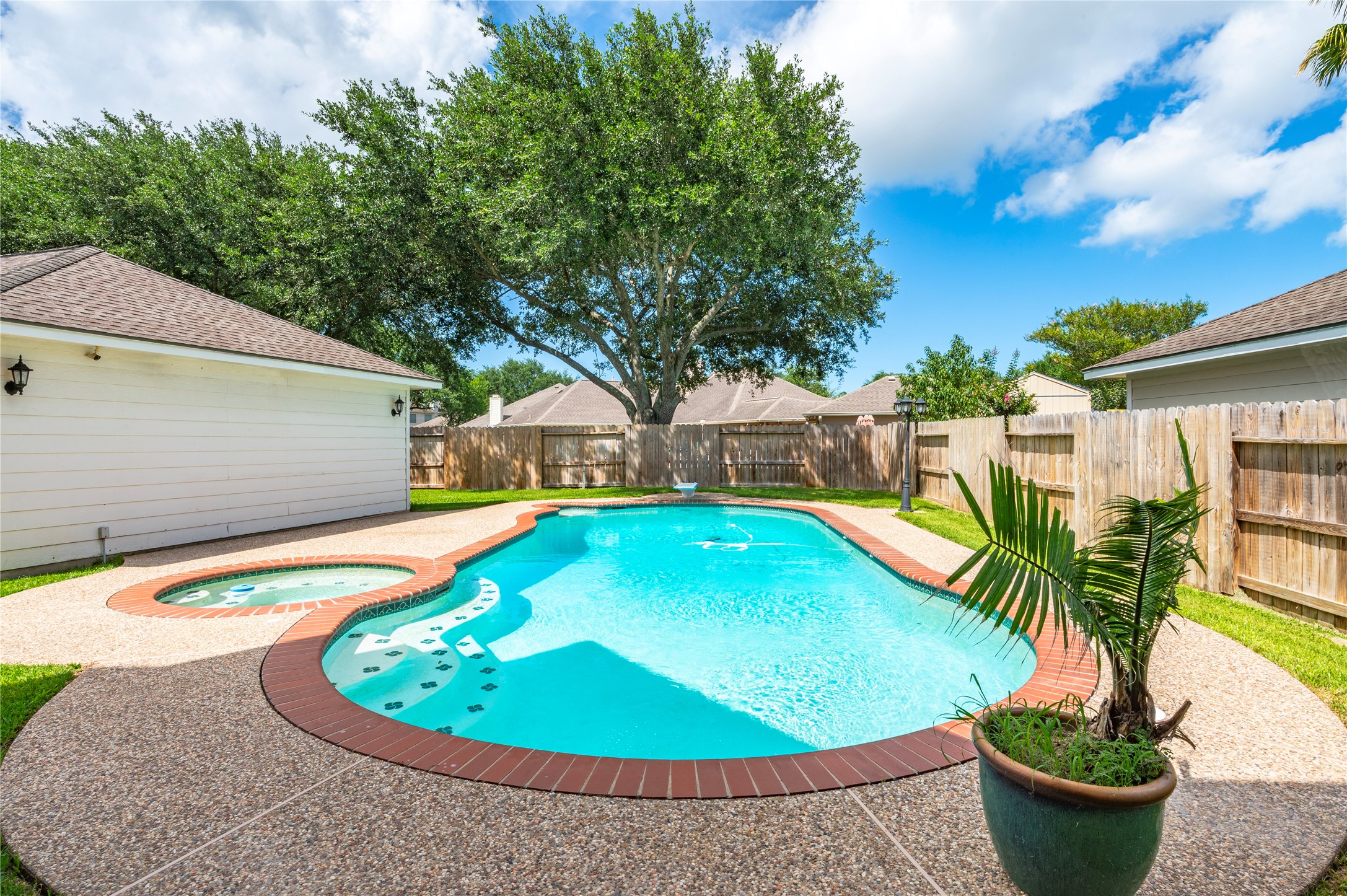 3124 Sand Shadow Drive, League City, TX 77573