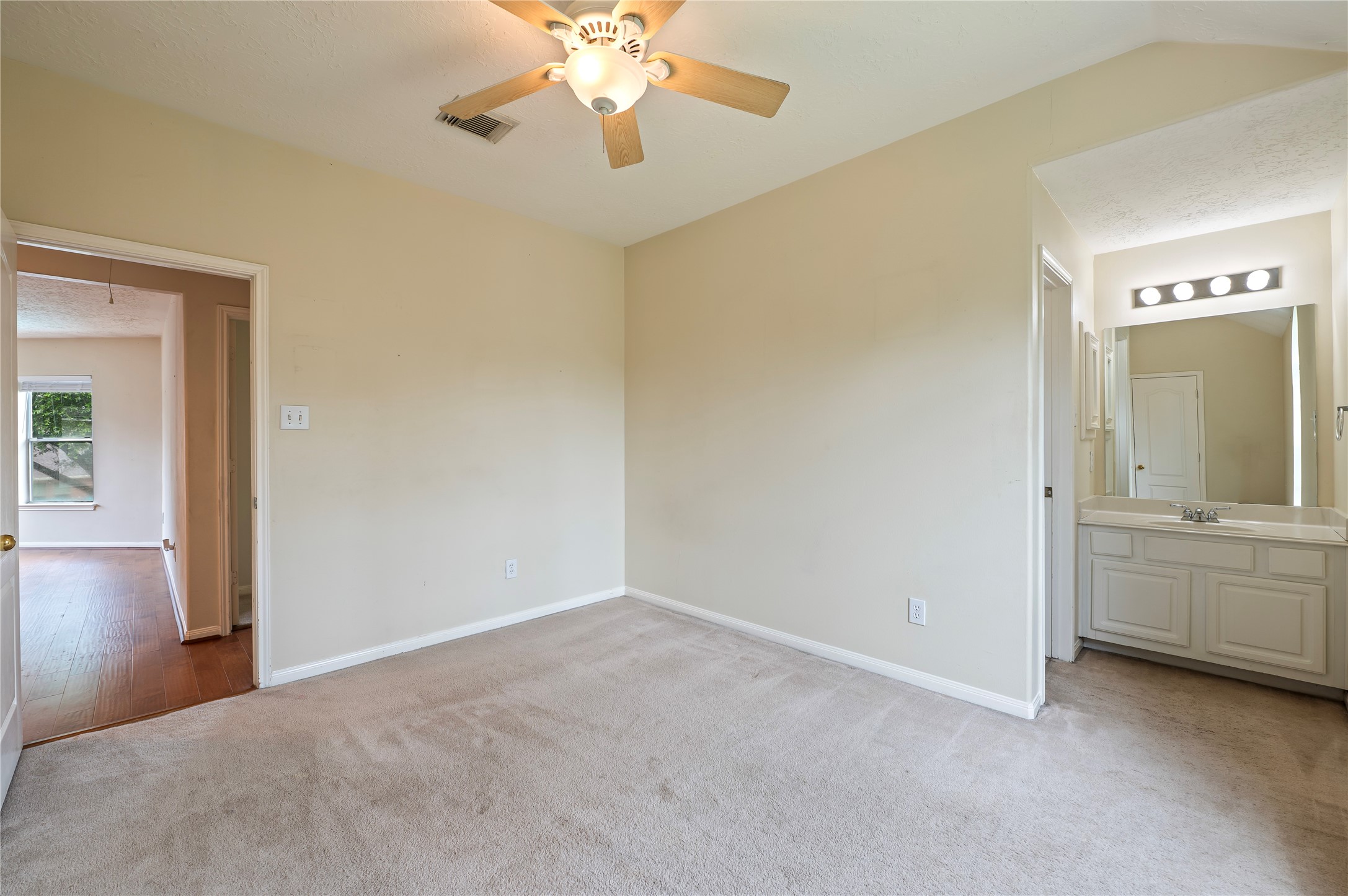3124 Sand Shadow Drive, League City, TX 77573