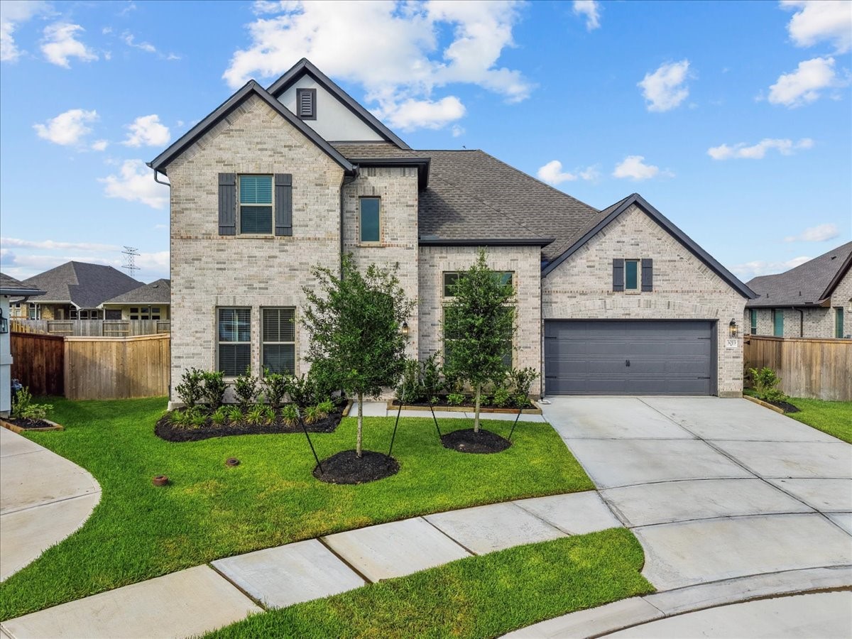 Stunning two-story home situated on a spacious 0.25-acre cul-de-sac lot
