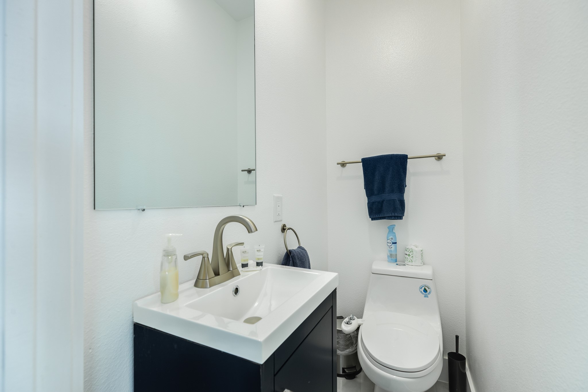 1/2 bath located in the 2nd floor hallway.