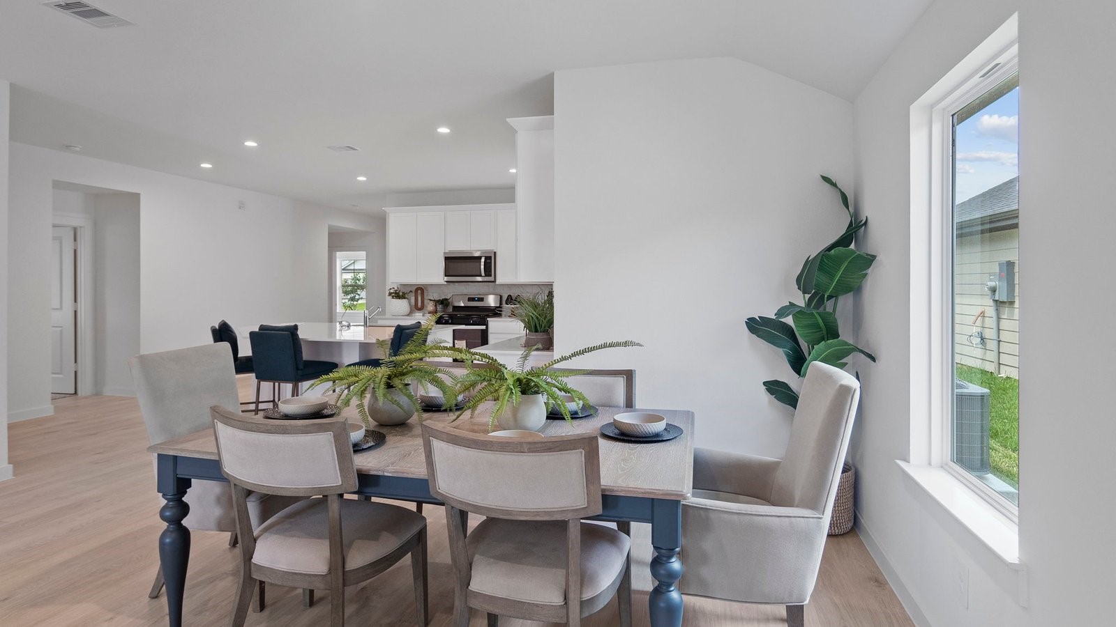 *Images and 3D tour are for illustration only and options may vary from home as built.