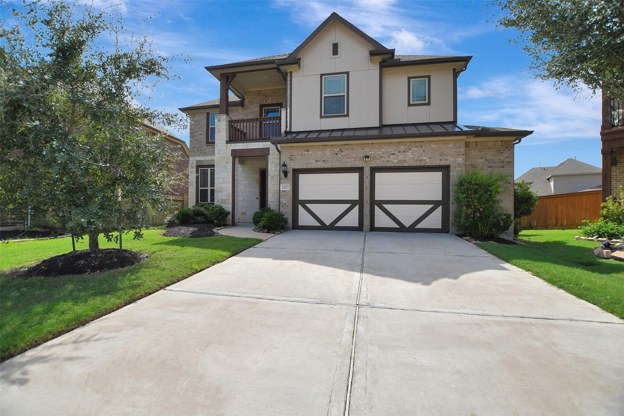 Beautiful 2-story home in Lakes of Bella Terra.