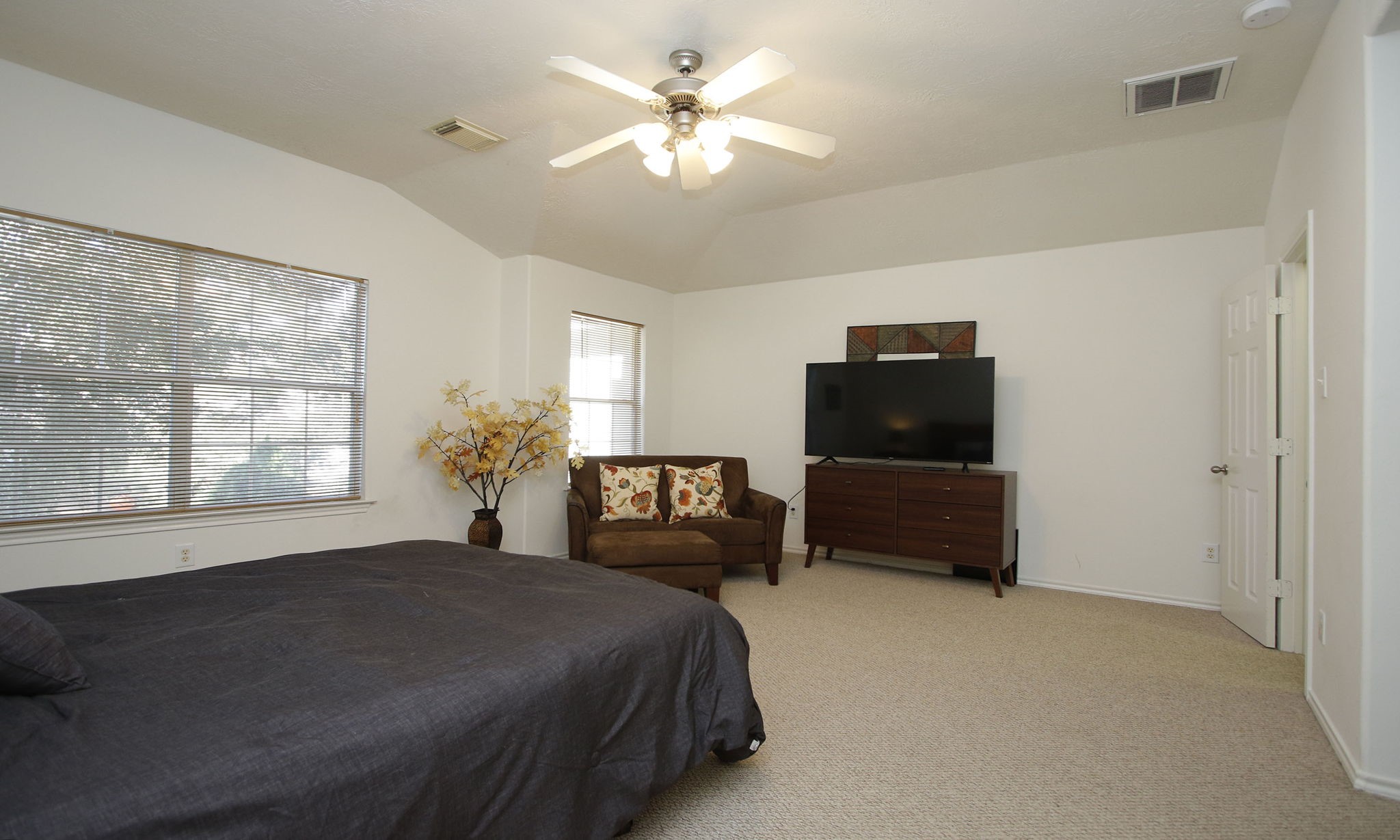 191 N Burberry Park Circle, The Woodlands, TX 77382