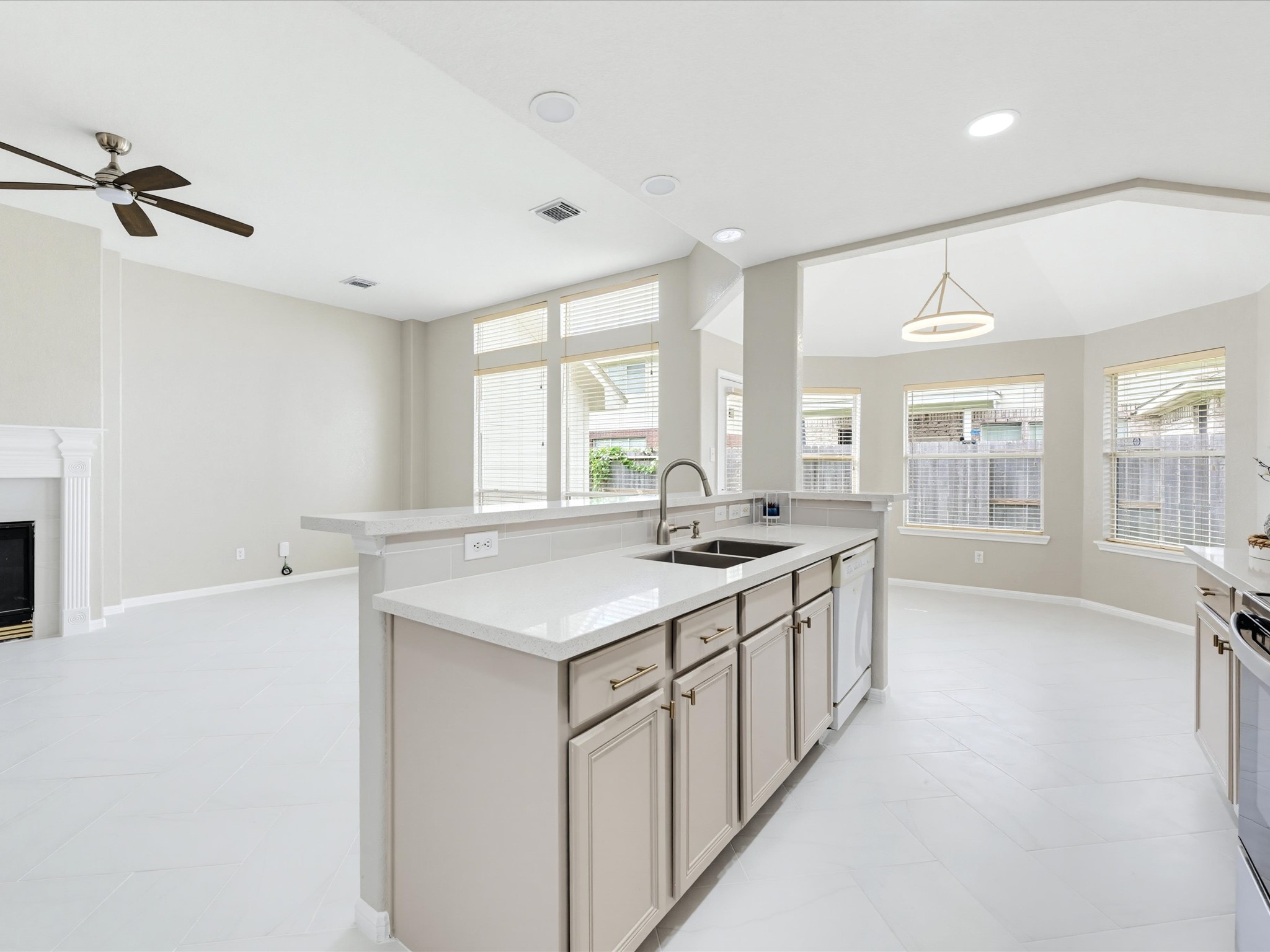 4619 Schiller Park Lane, Sugar Land, TX 77479