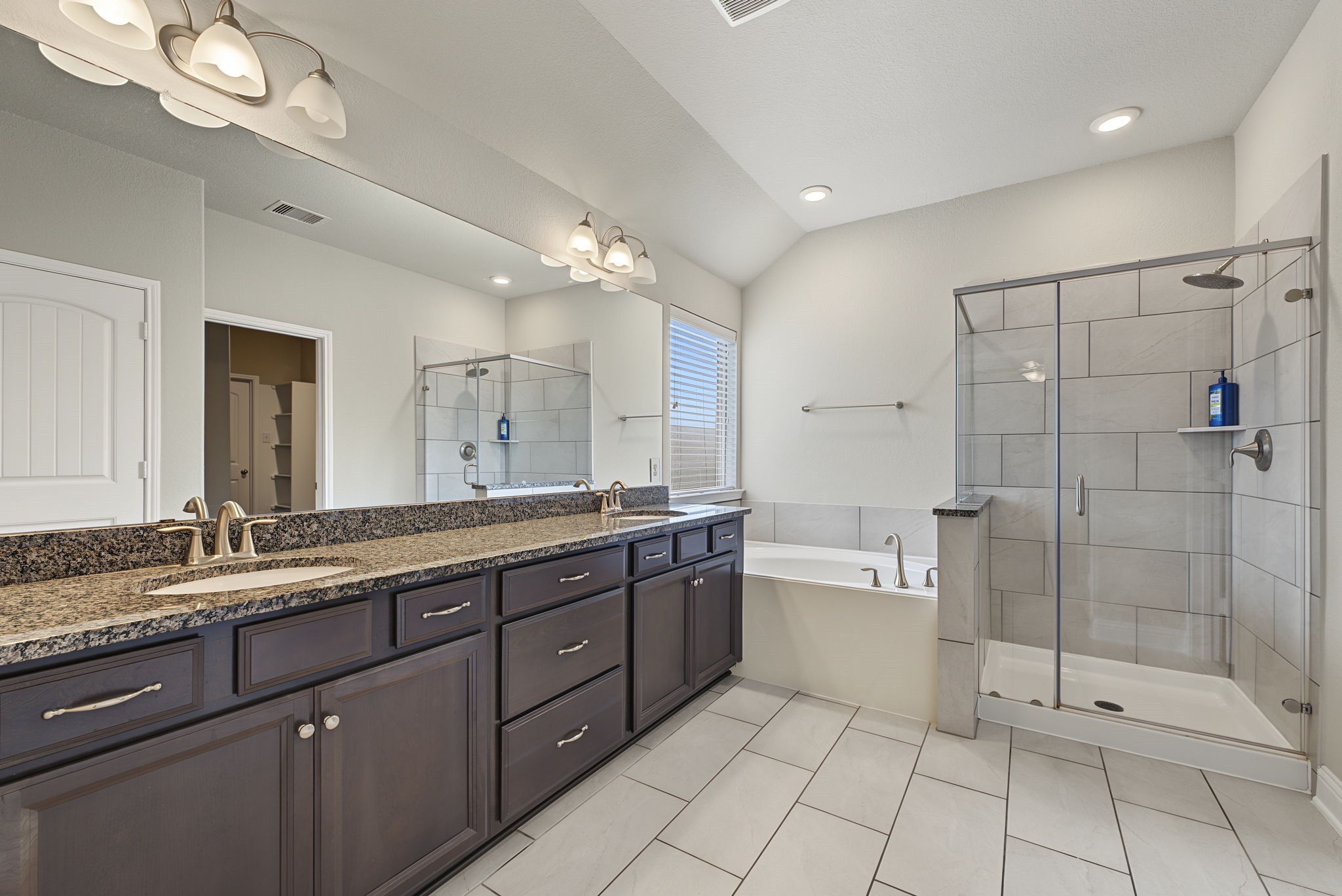 The primary ensuite has loads of storage! The primary ensuite has loads of storage!