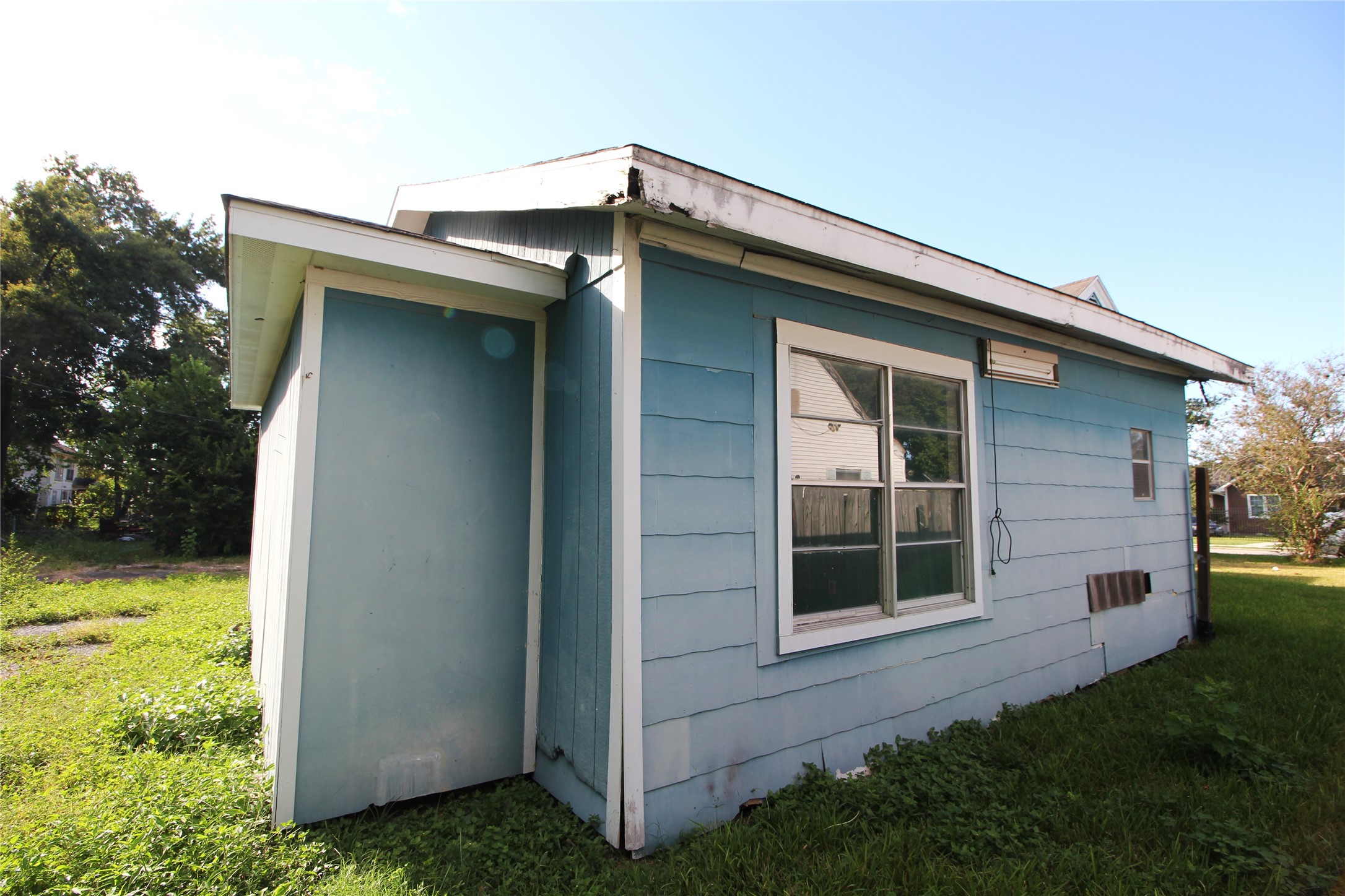 Back and side of 2nd Unit