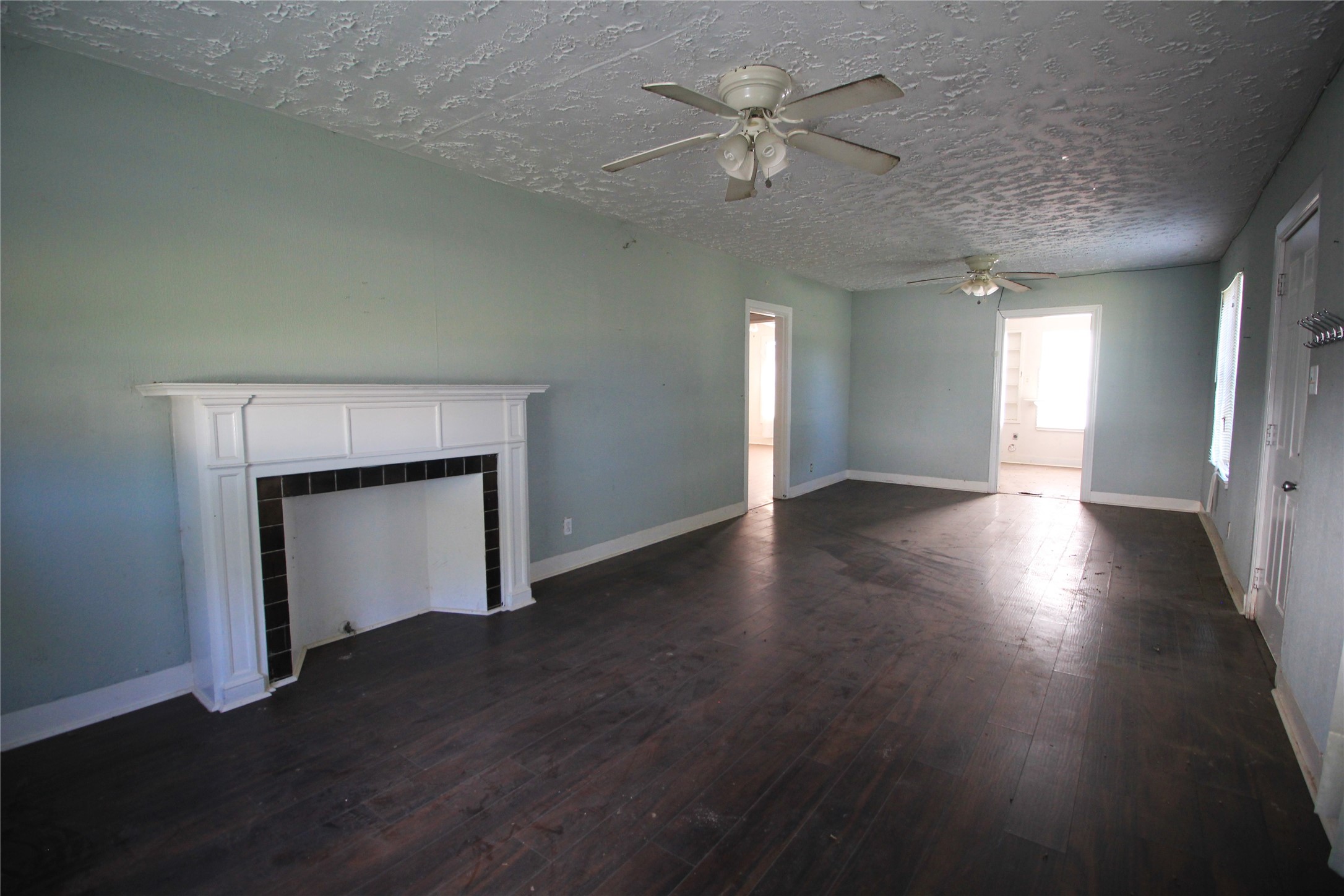 Living/Dining Area