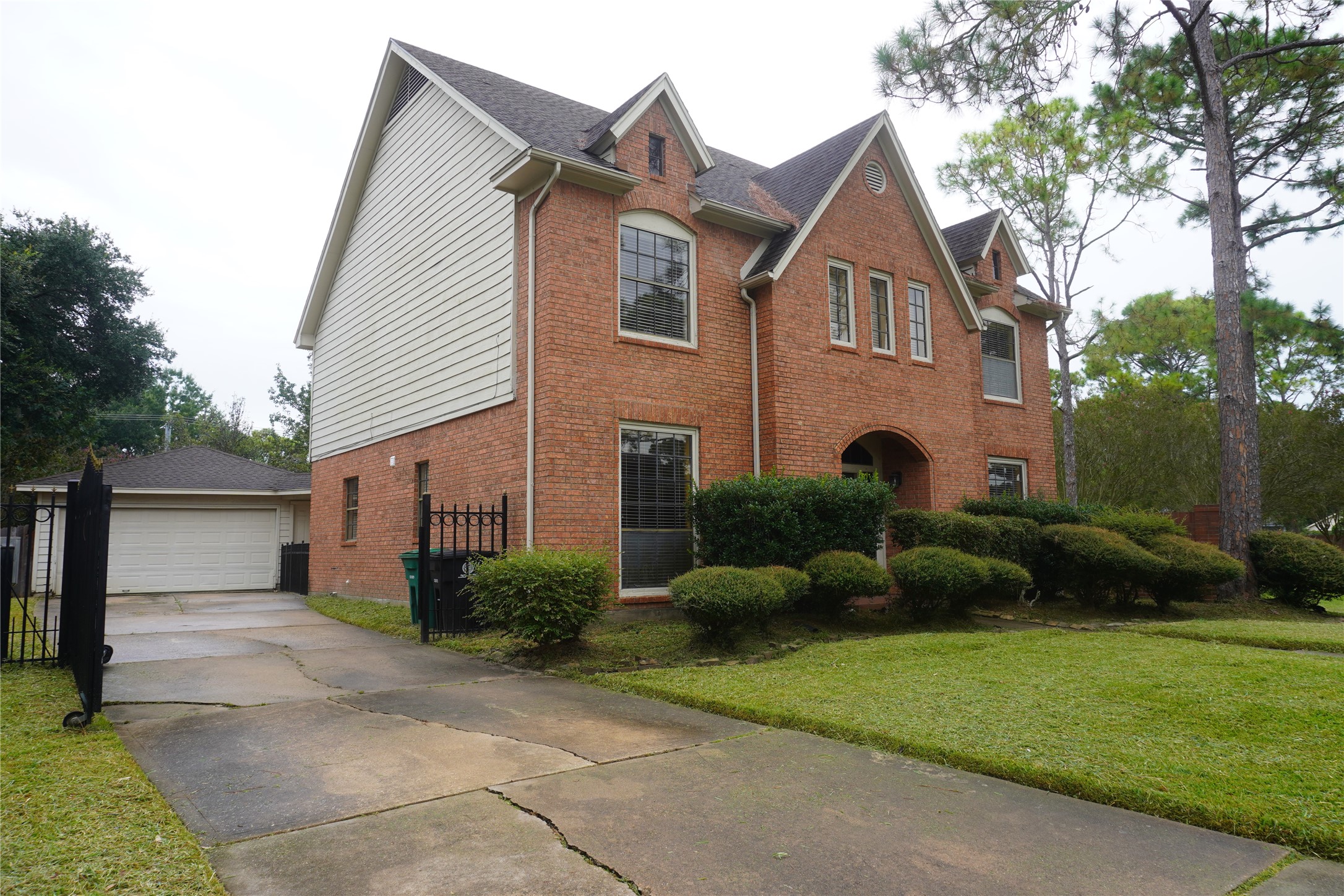 14423 Redbud Valley Trail, Houston, TX 77062