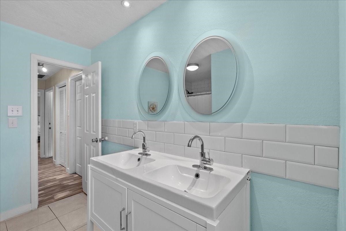 Upstairs secondary restroom