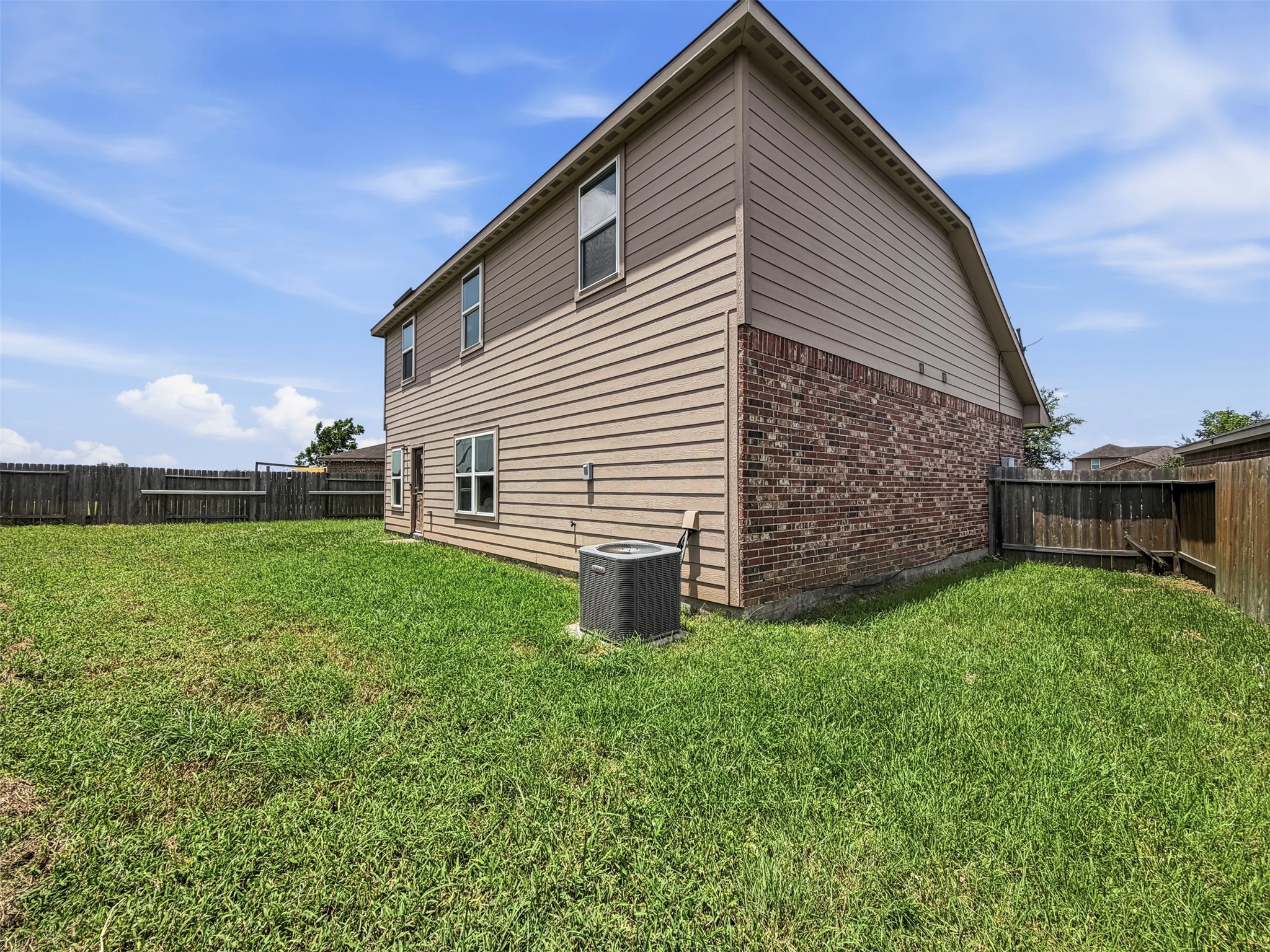 419 Turquoise Trade Drive, La Marque, TX 77568