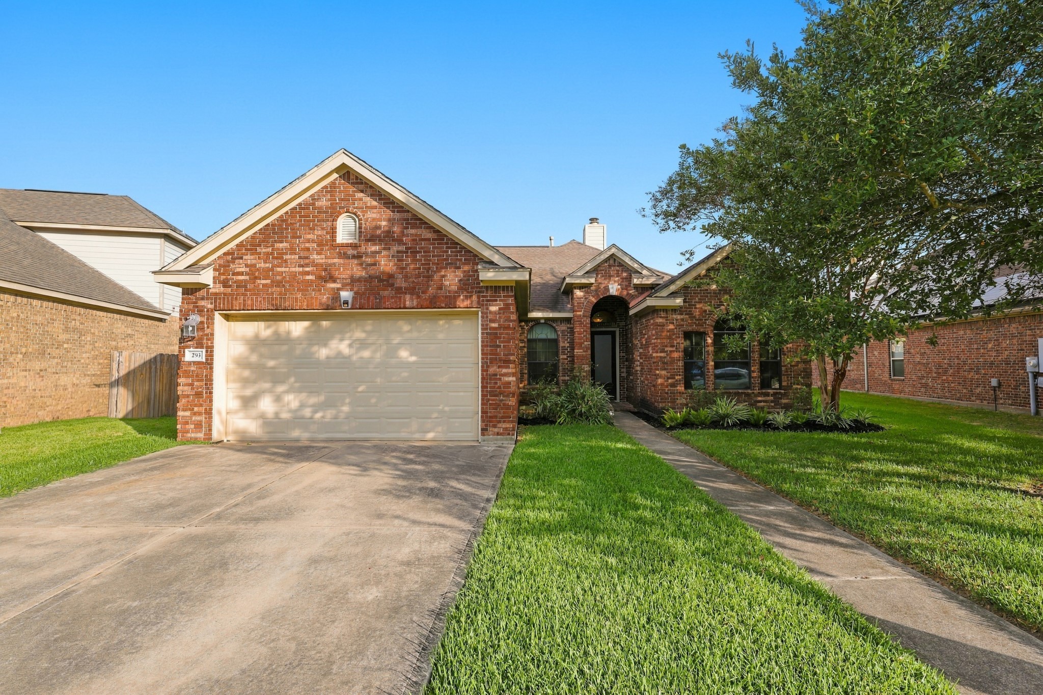 293 W Bend Drive, League City, TX 77573 293 W Bend Drive, League City, TX 77573