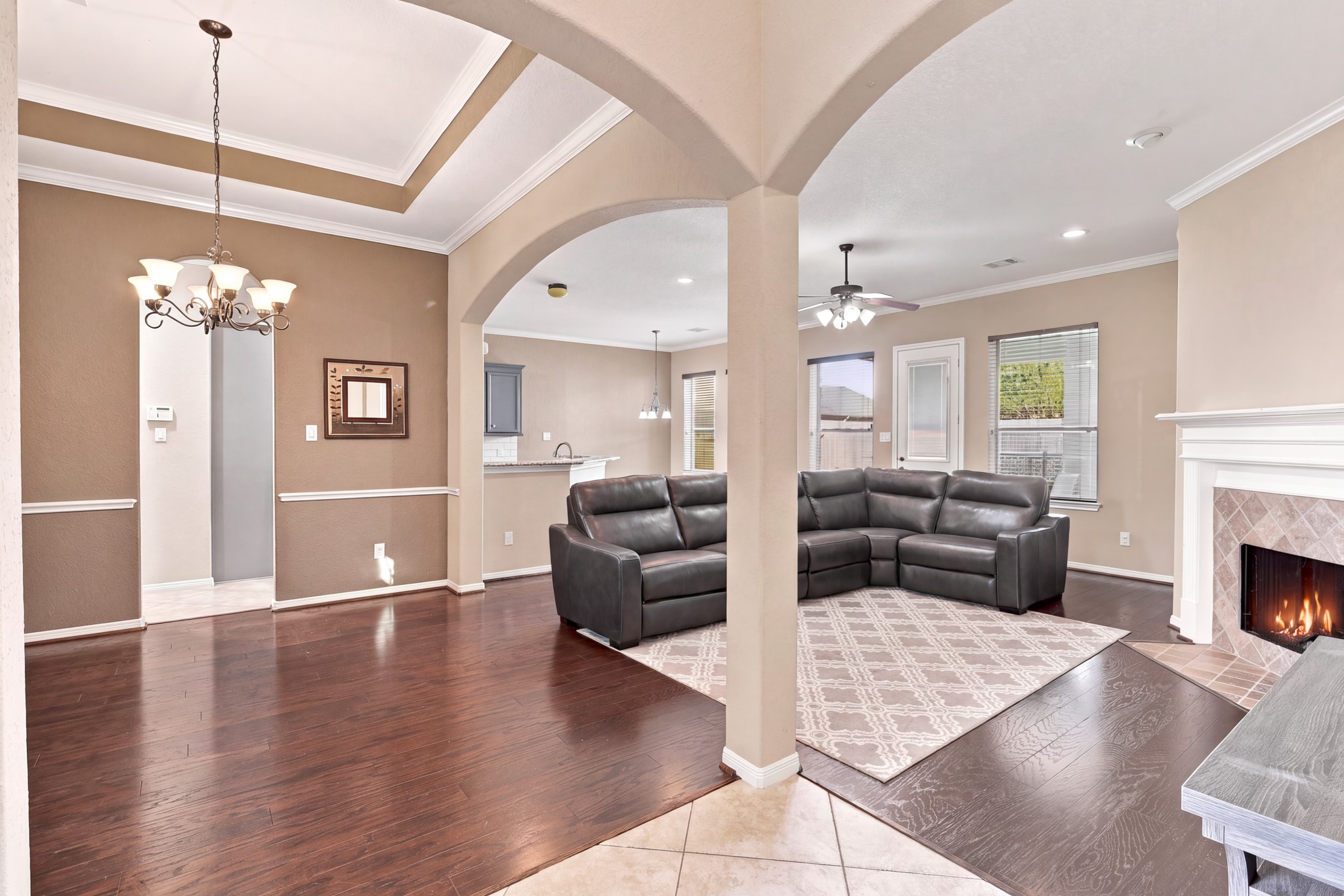 293 W Bend Drive, League City, TX 77573