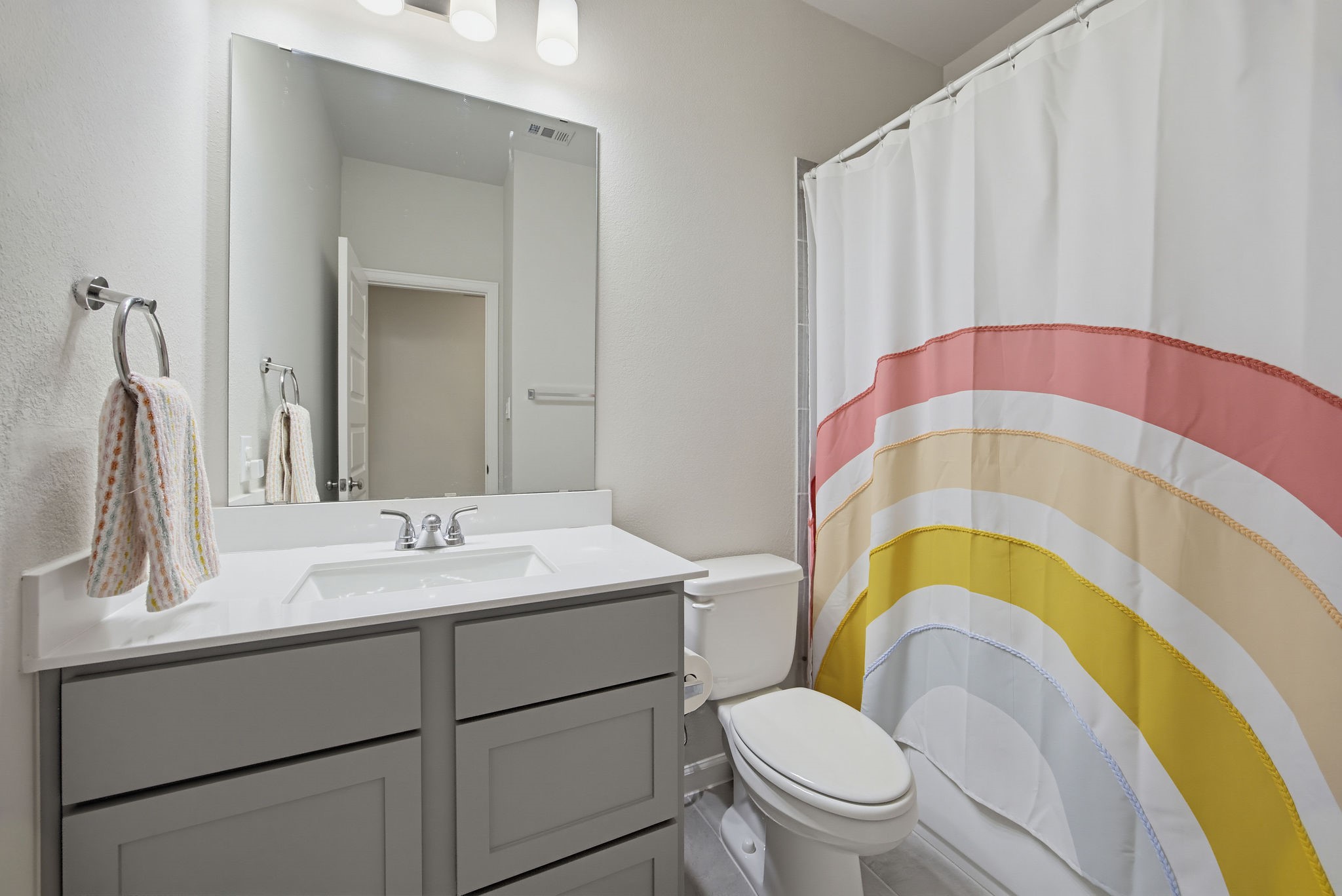 Full bathroom on the second floor