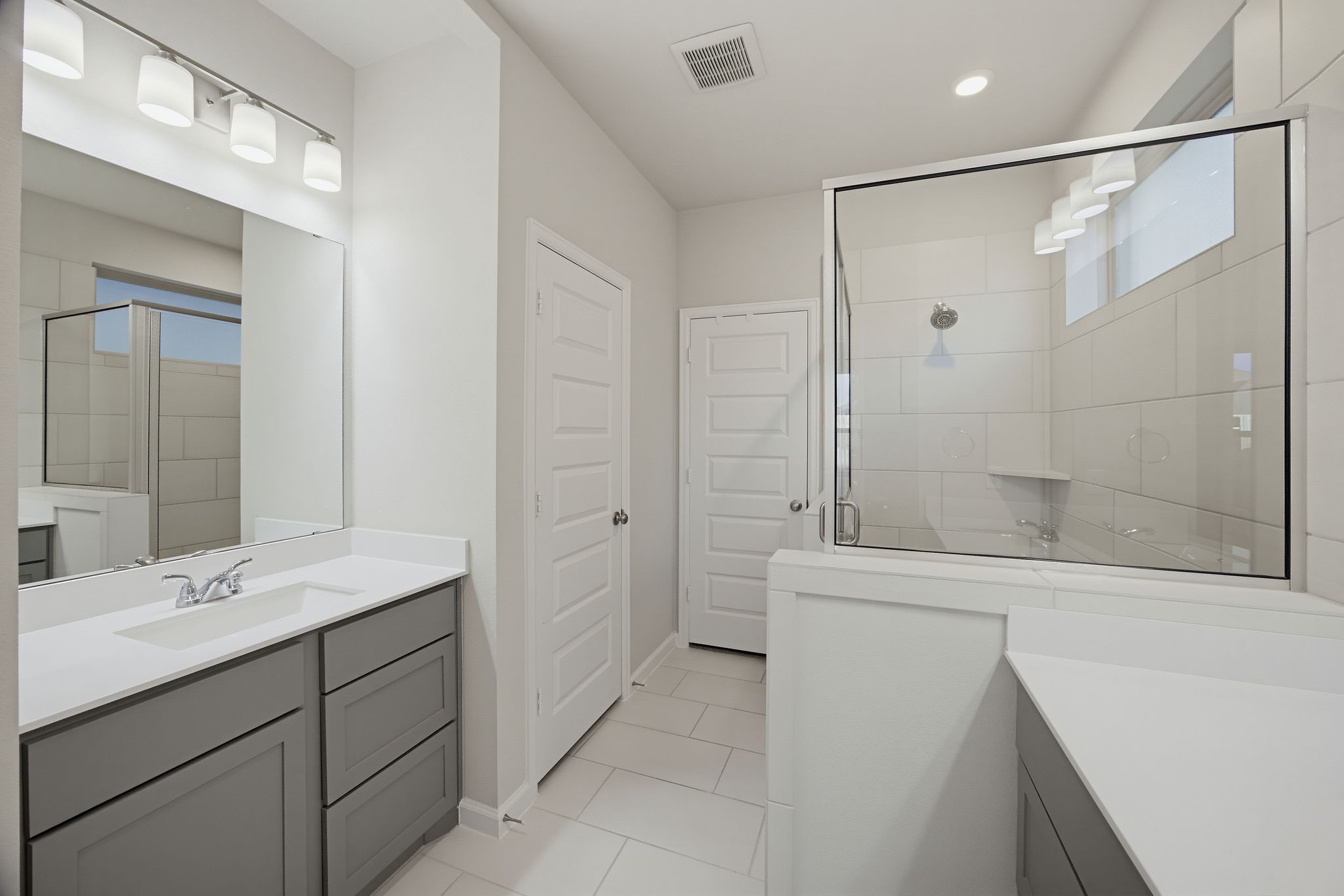 Additional view of the bathroom