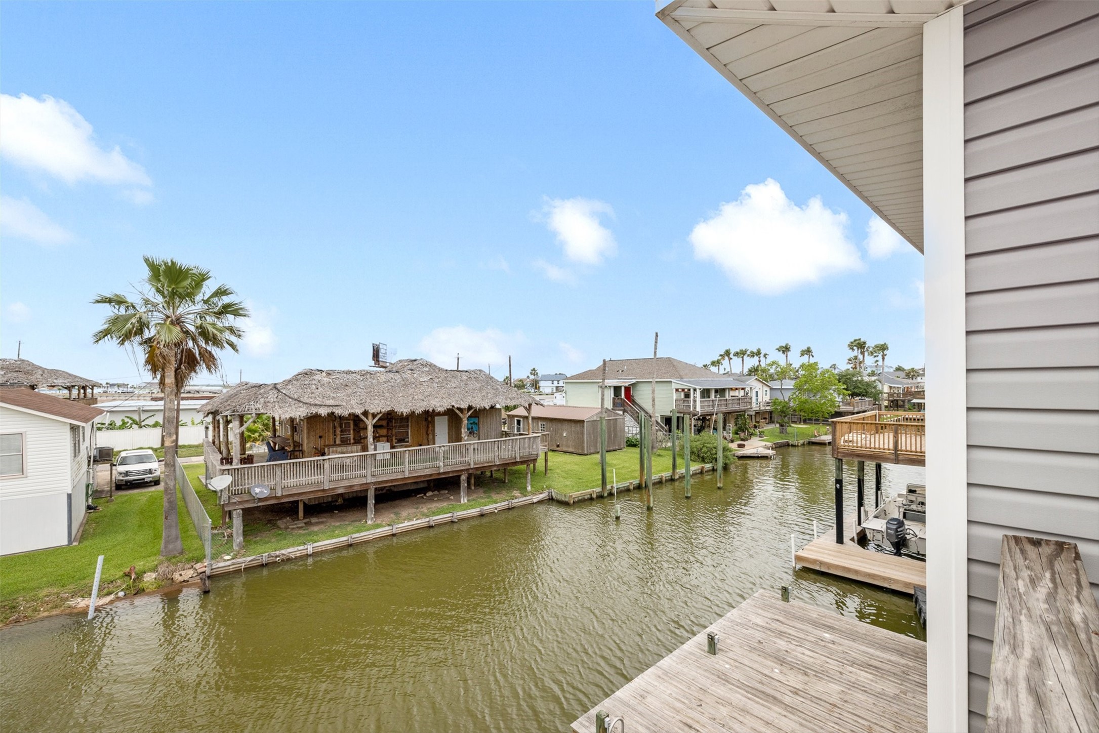 21 Edgewater Street, Hitchcock, TX 77563