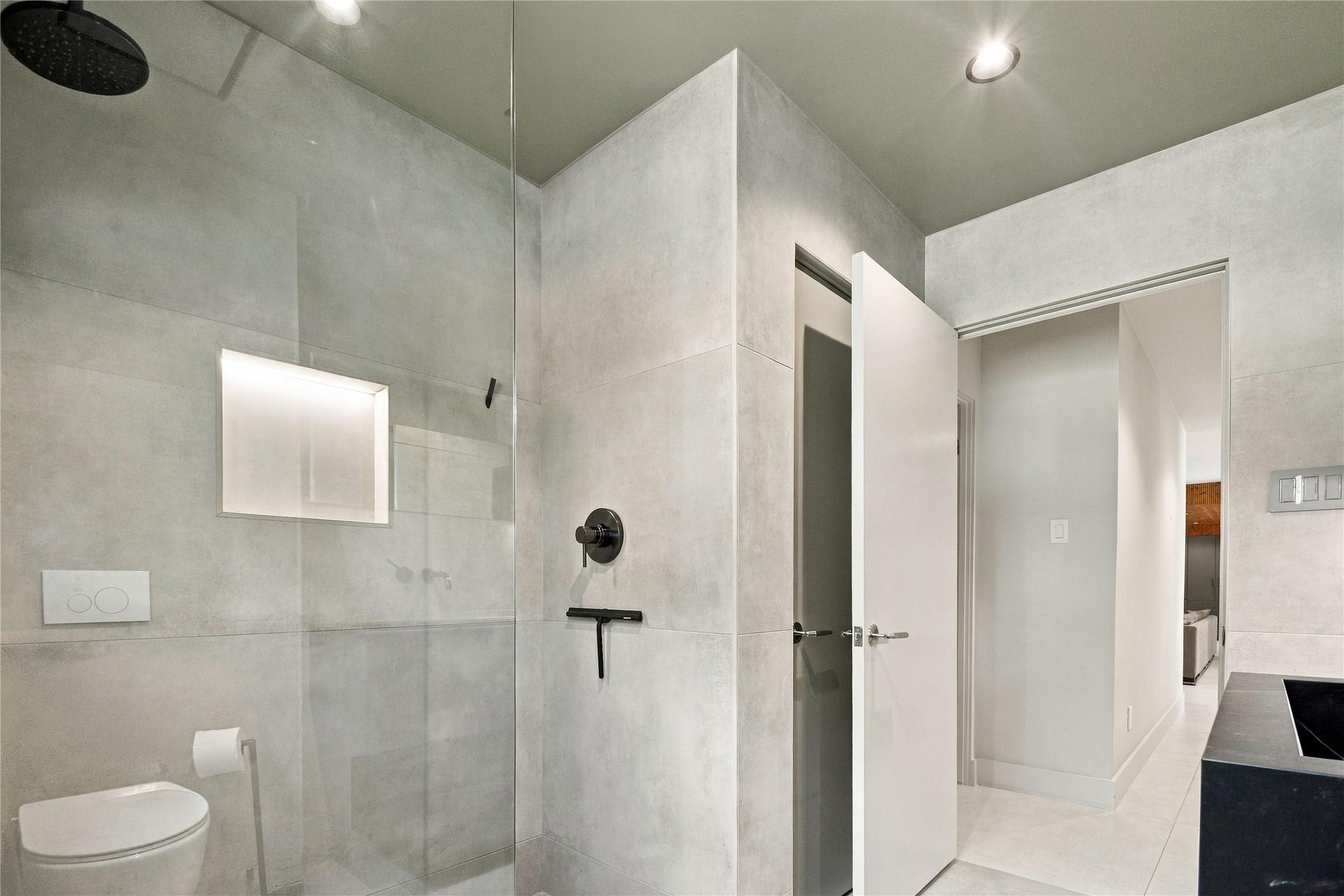 1st floor guest bathroom