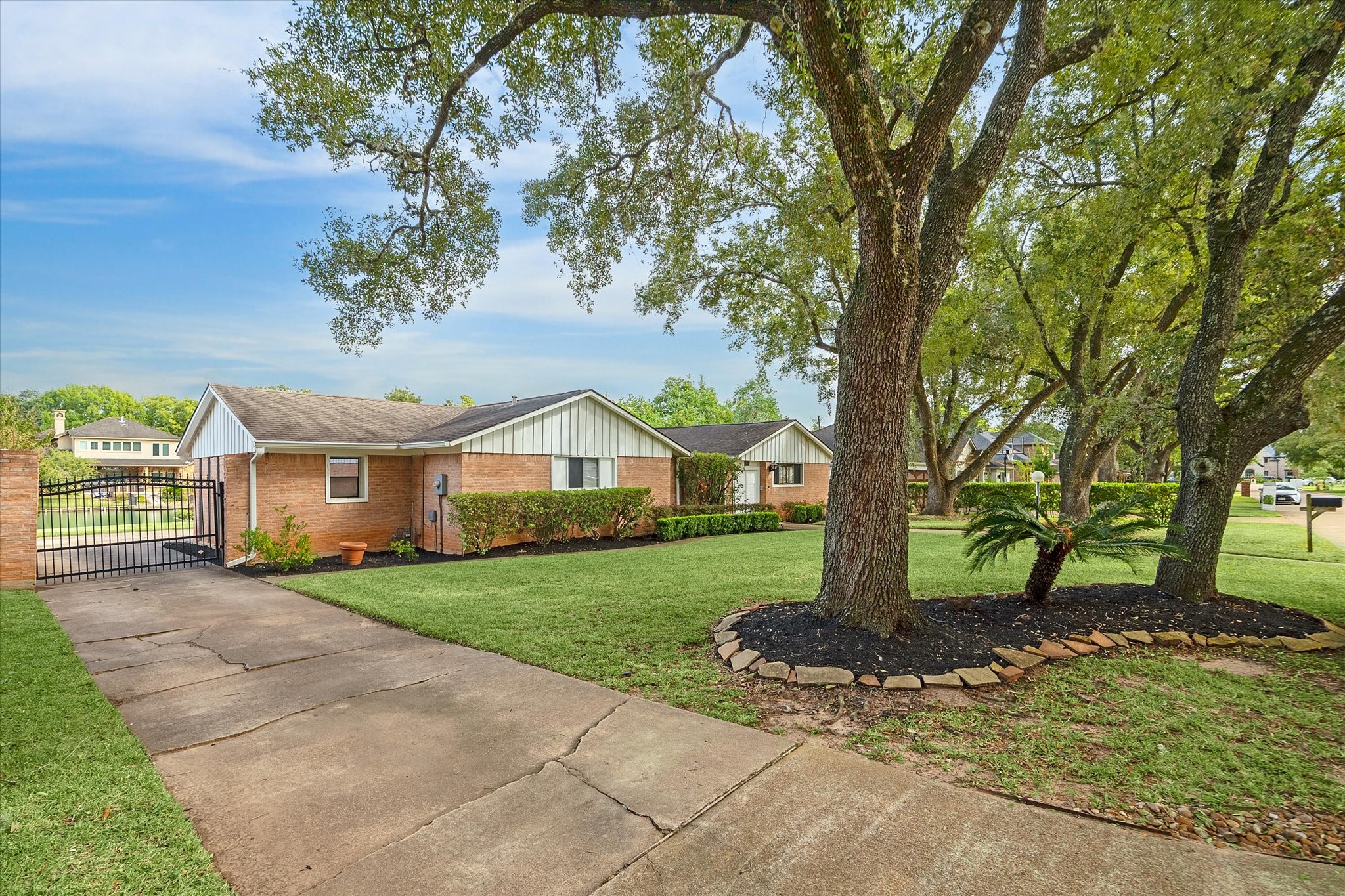 107 Saint Marks, Sugar Land, TX 77478