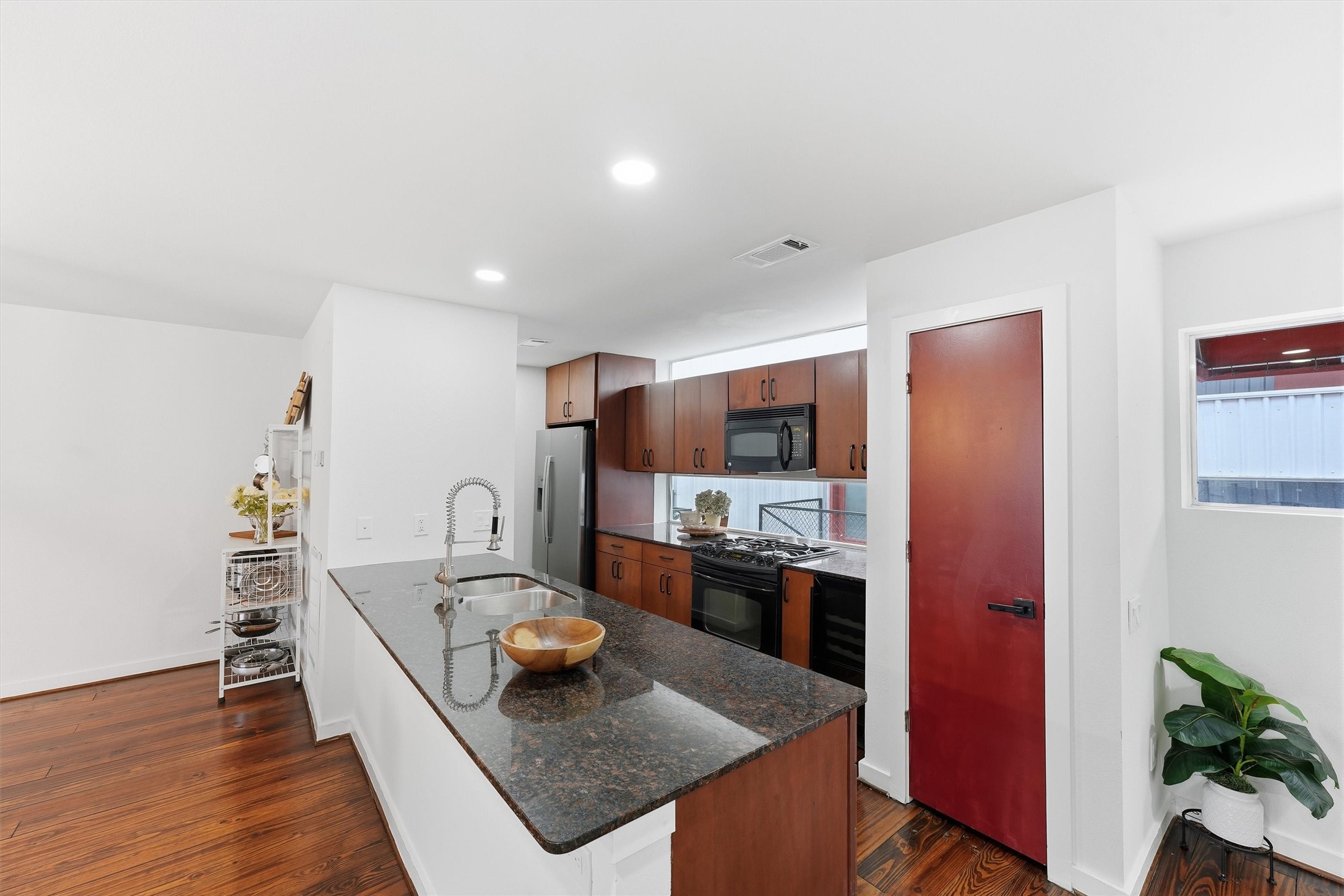 Everyone loves to gather in the kitchen! With this open concept kitchen, you'll have room to cook and they'll have space to visit with you.