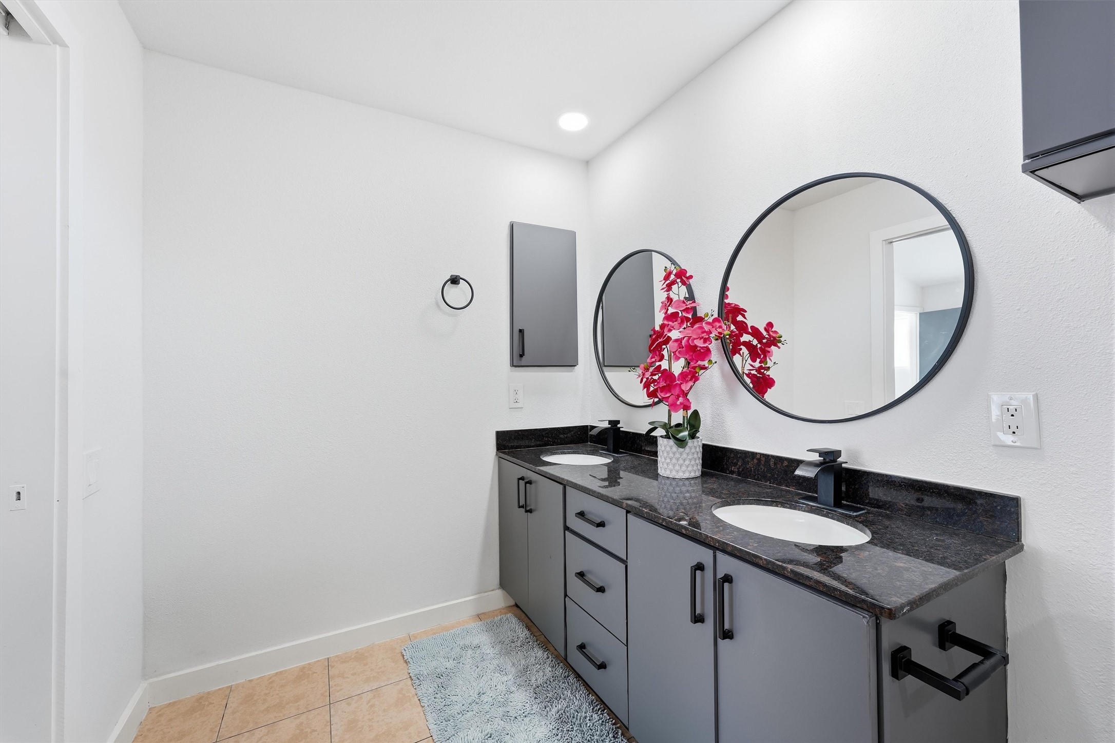 Primary bath with double vanity