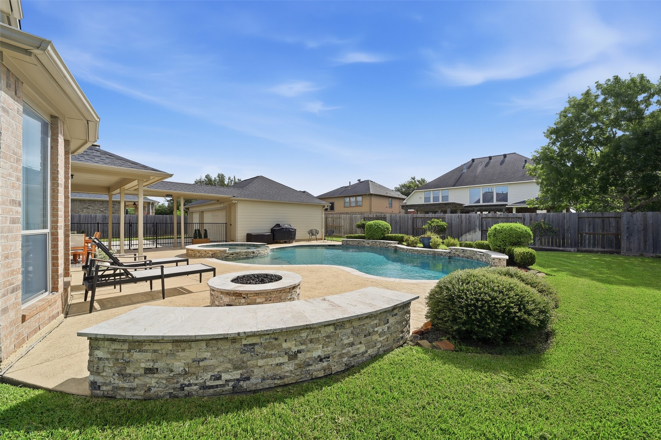 Enjoy cool evenings sitting around the gas fire pit. Enjoy cool evenings sitting around the gas fire pit.