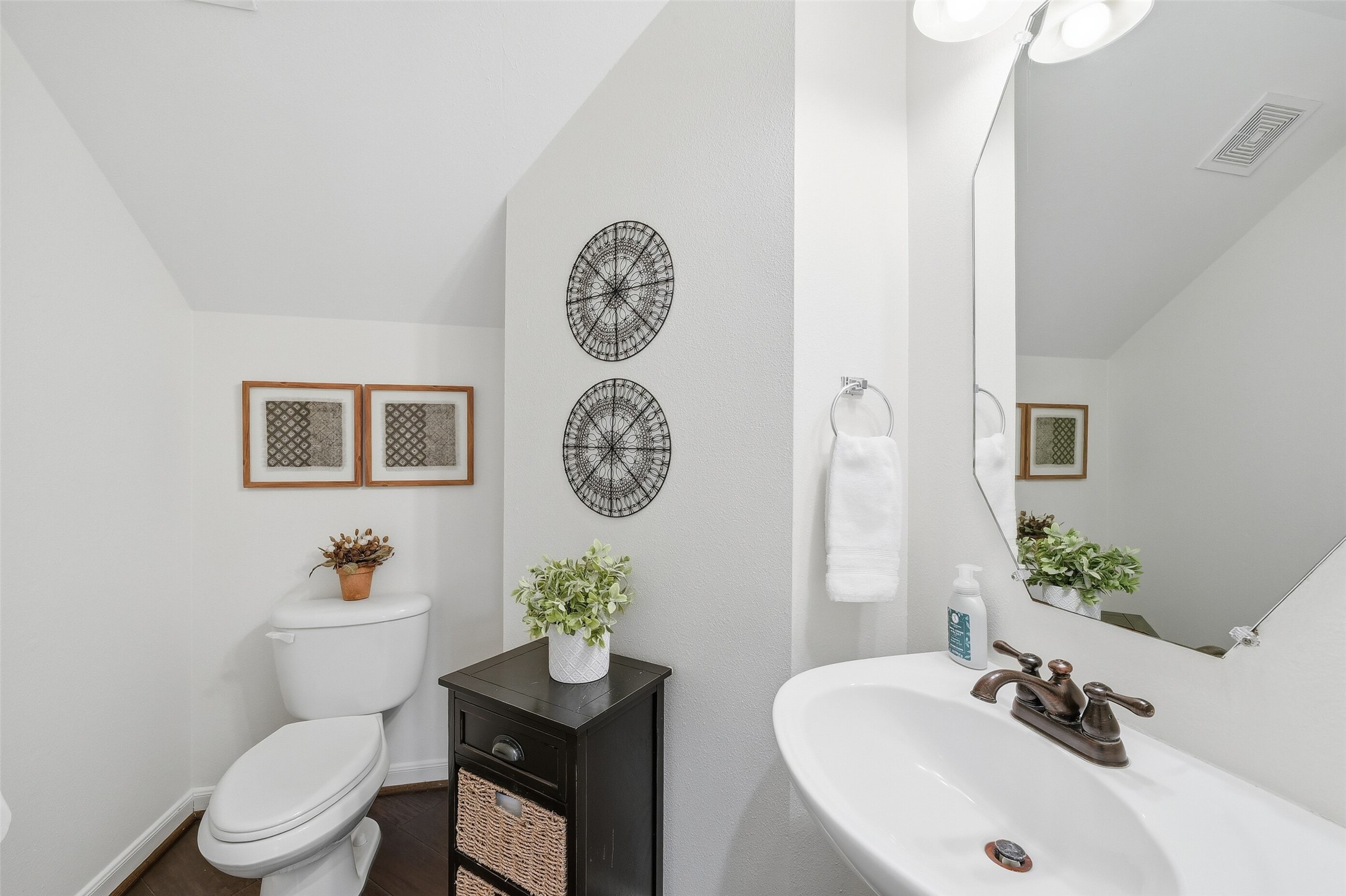 Powder bath on the first floor.