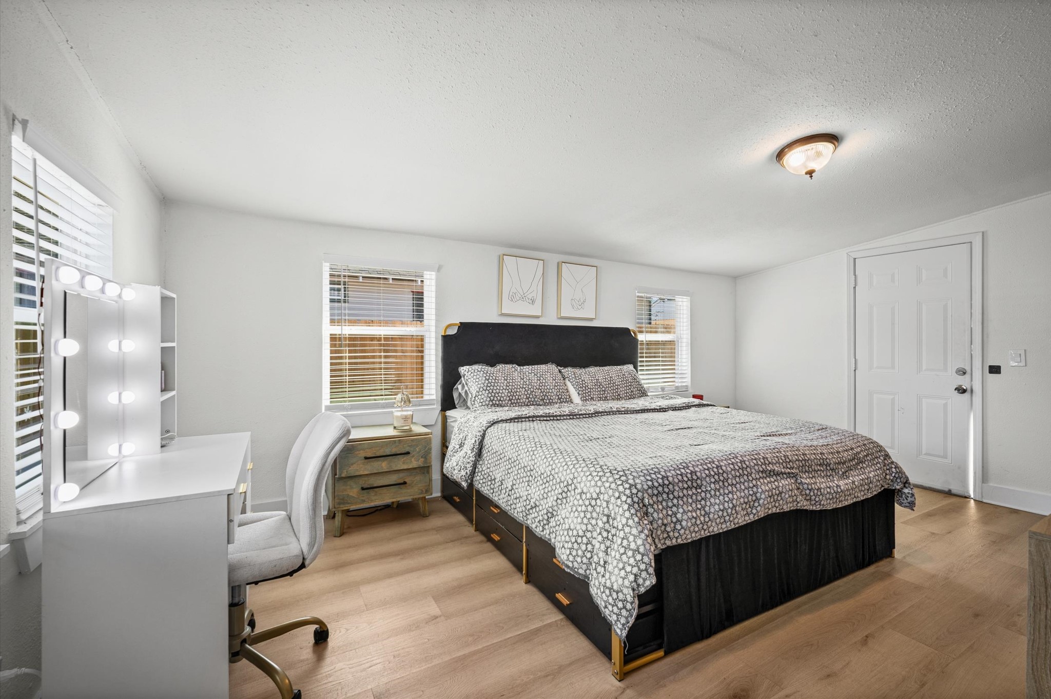 3905 Cotswold Street, Houston, TX 77009