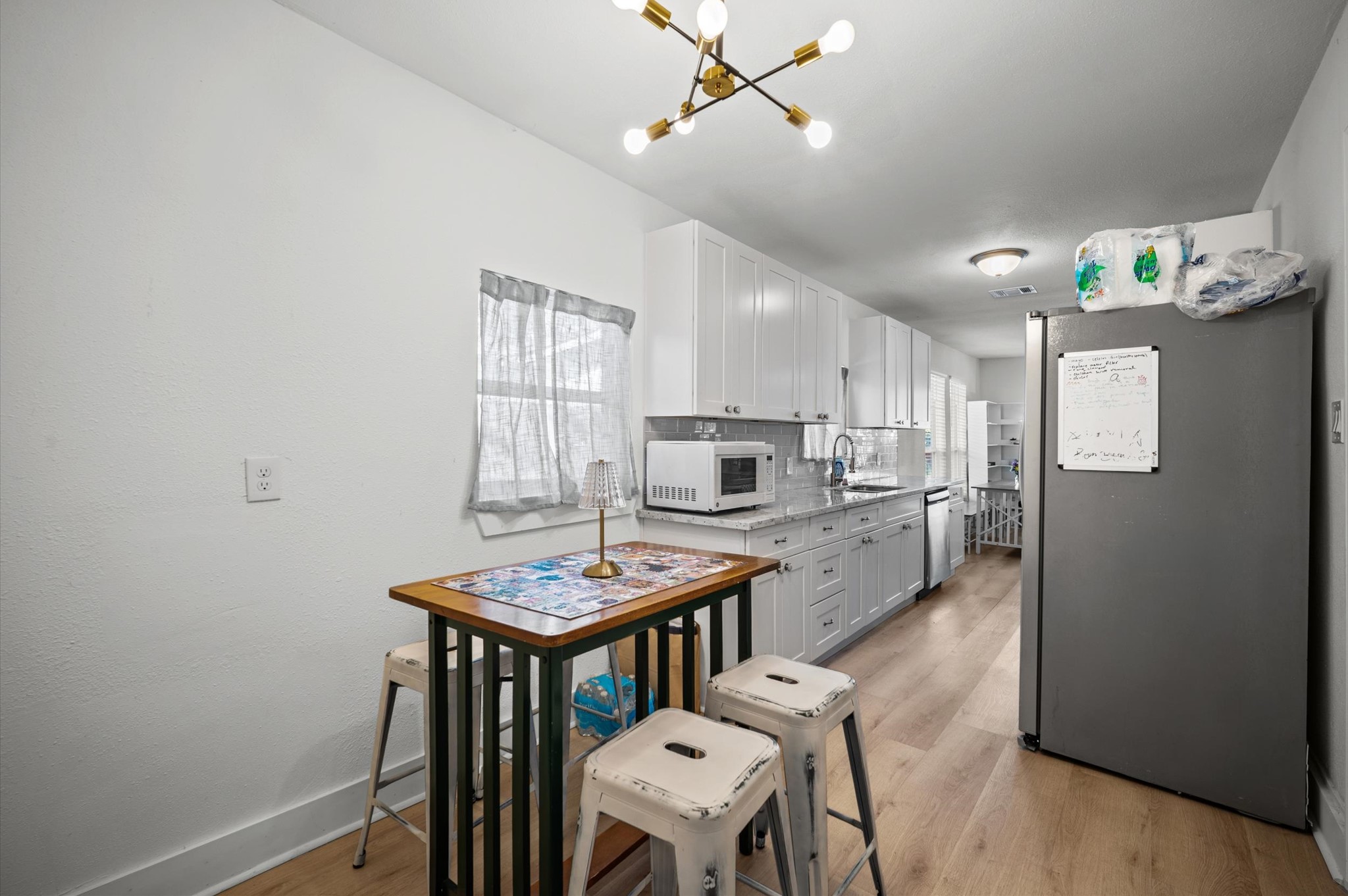 3905 Cotswold Street, Houston, TX 77009