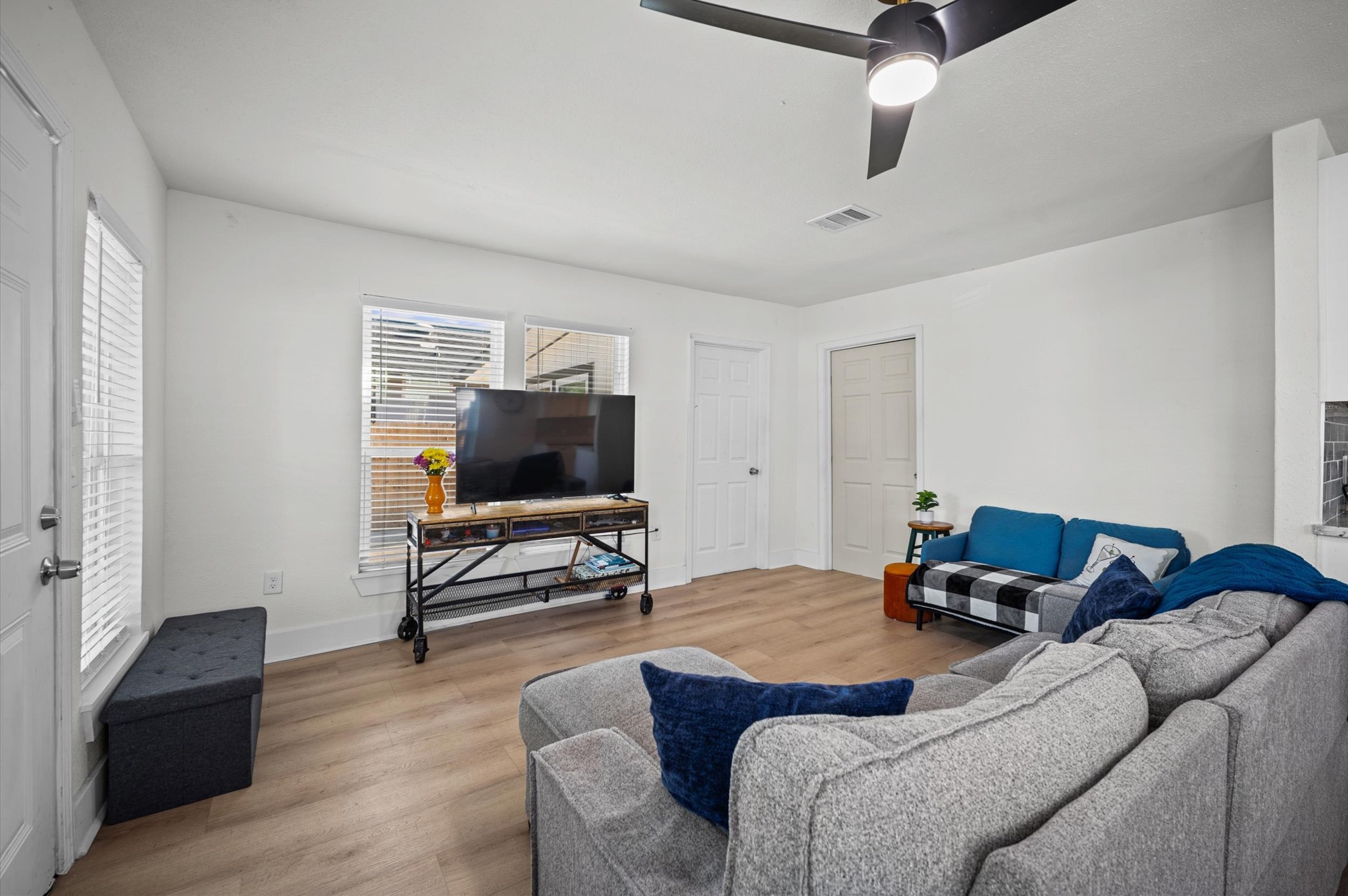3905 Cotswold Street, Houston, TX 77009
