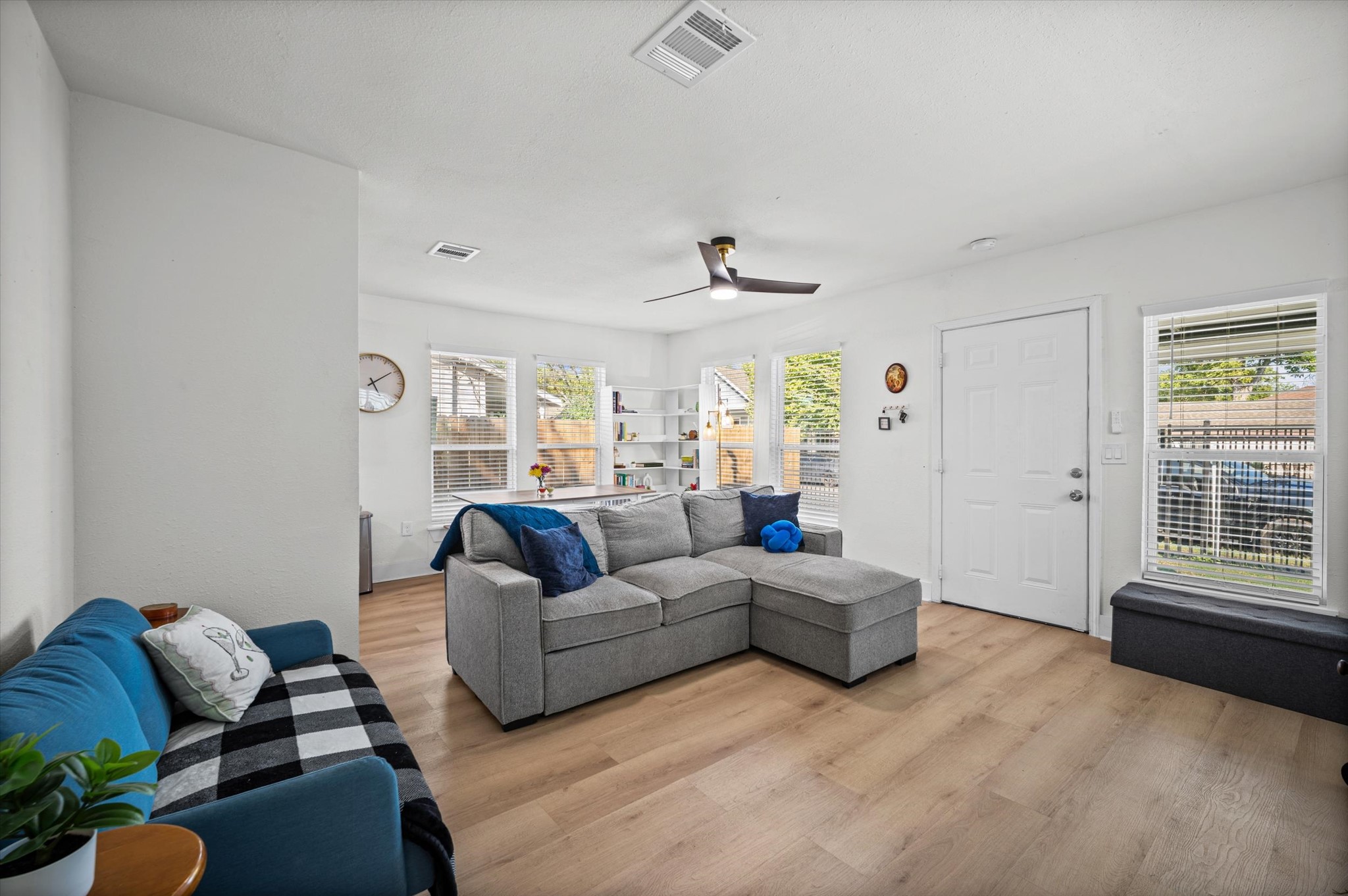 3905 Cotswold Street, Houston, TX 77009