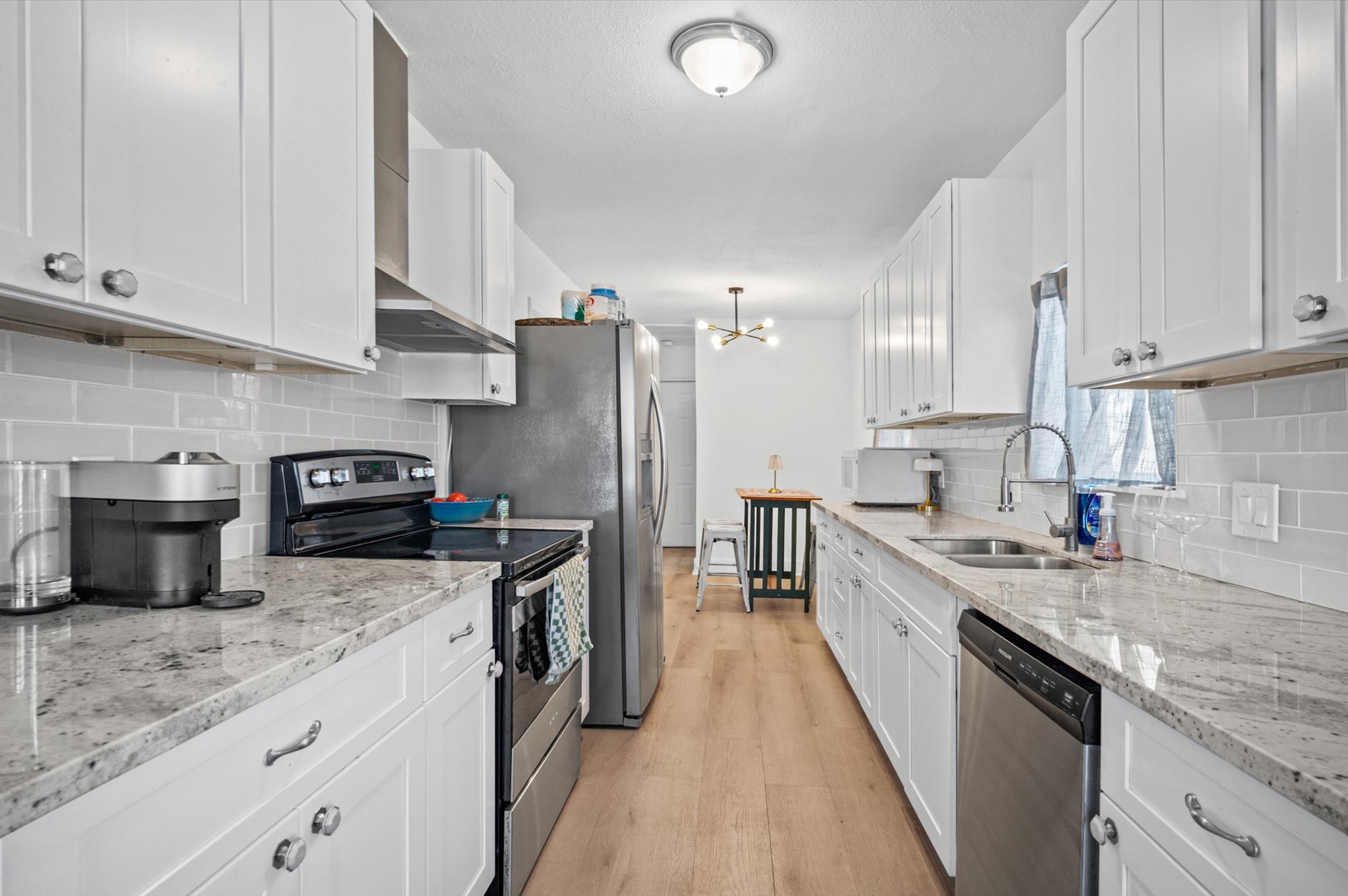 Beautiful updated kitchen!