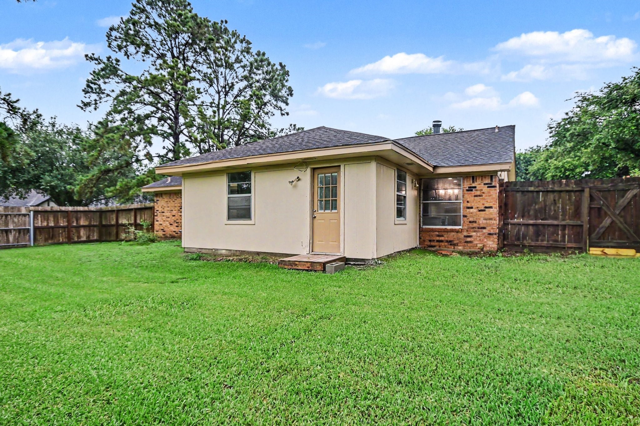 3810 Clover Drive, Alvin, TX 77511