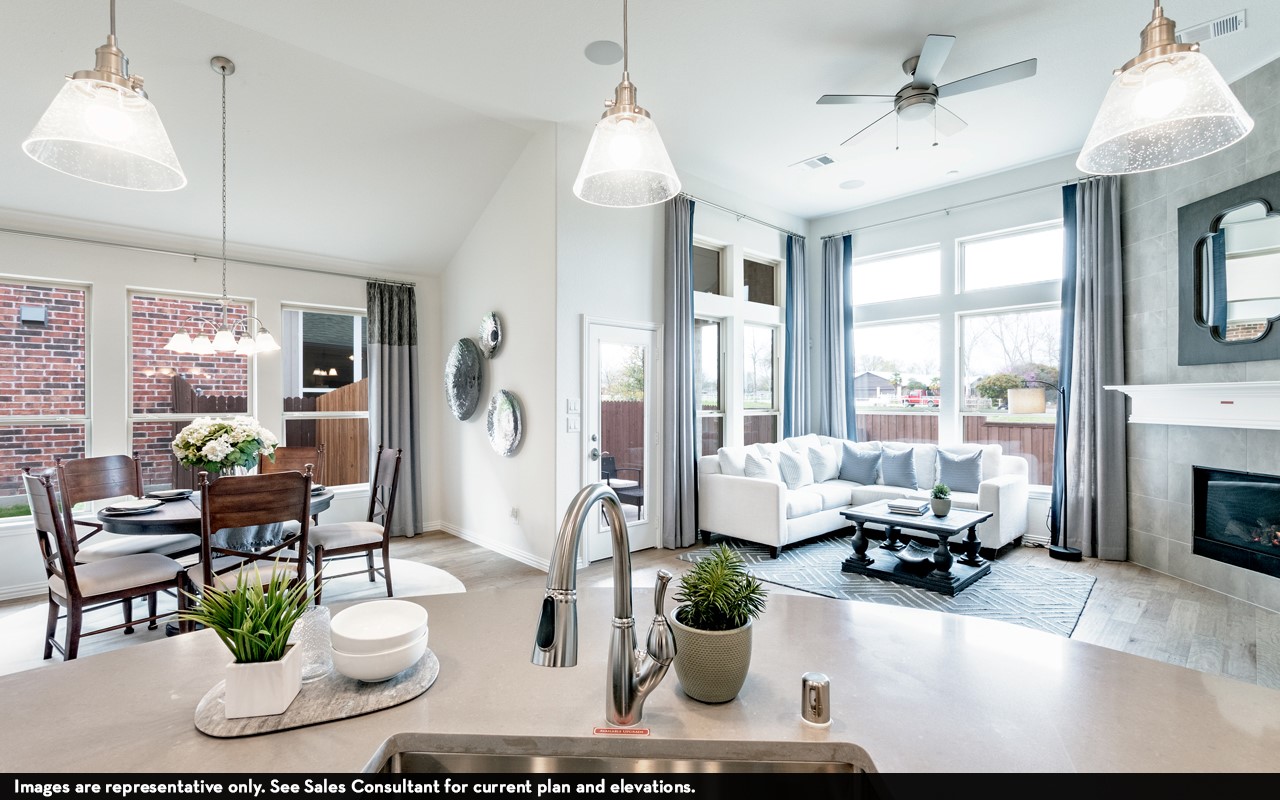 Dining/living room