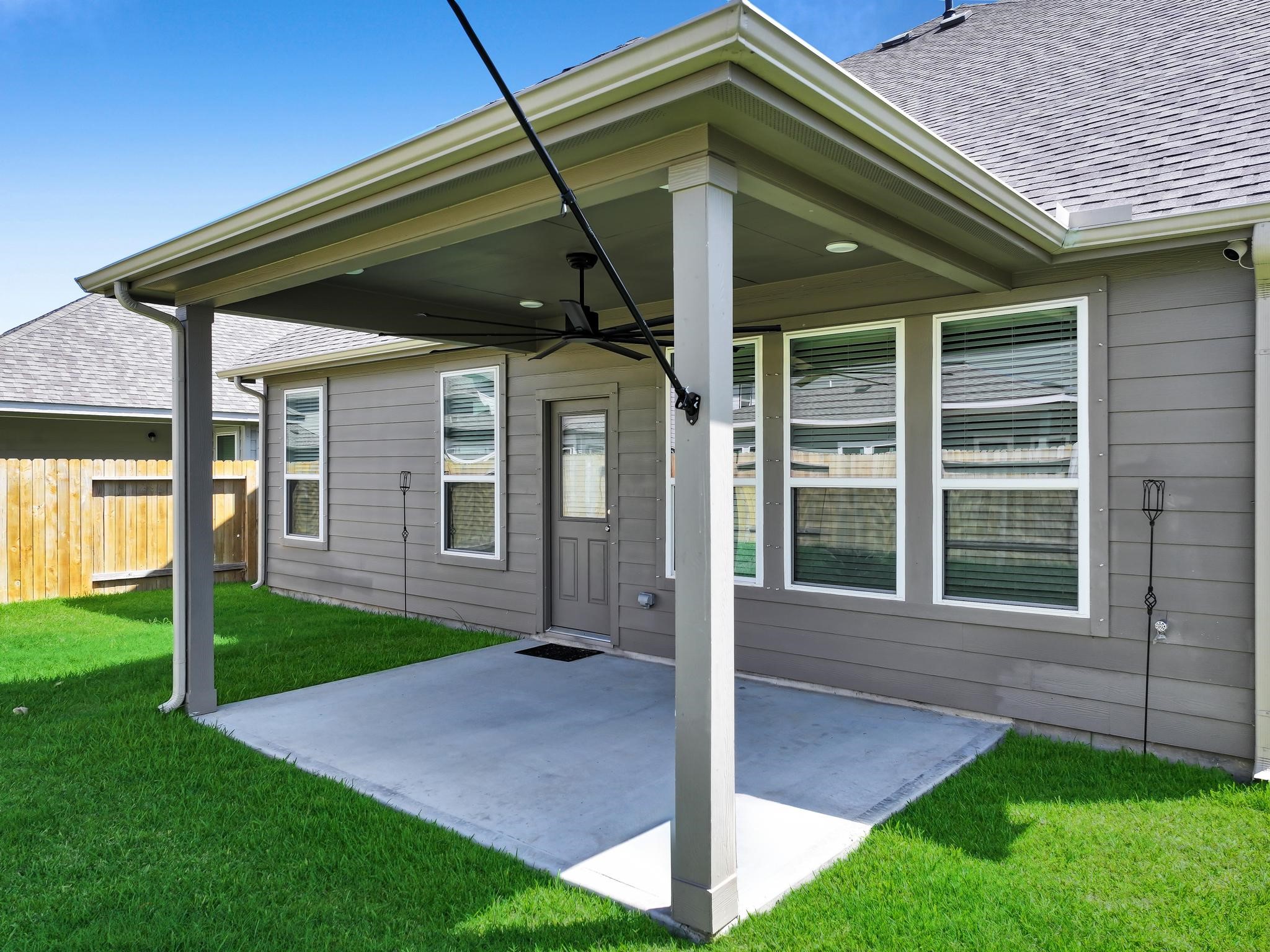 766 Dewberry Road, La Marque, TX 77568 766 Dewberry Road, La Marque, TX 77568