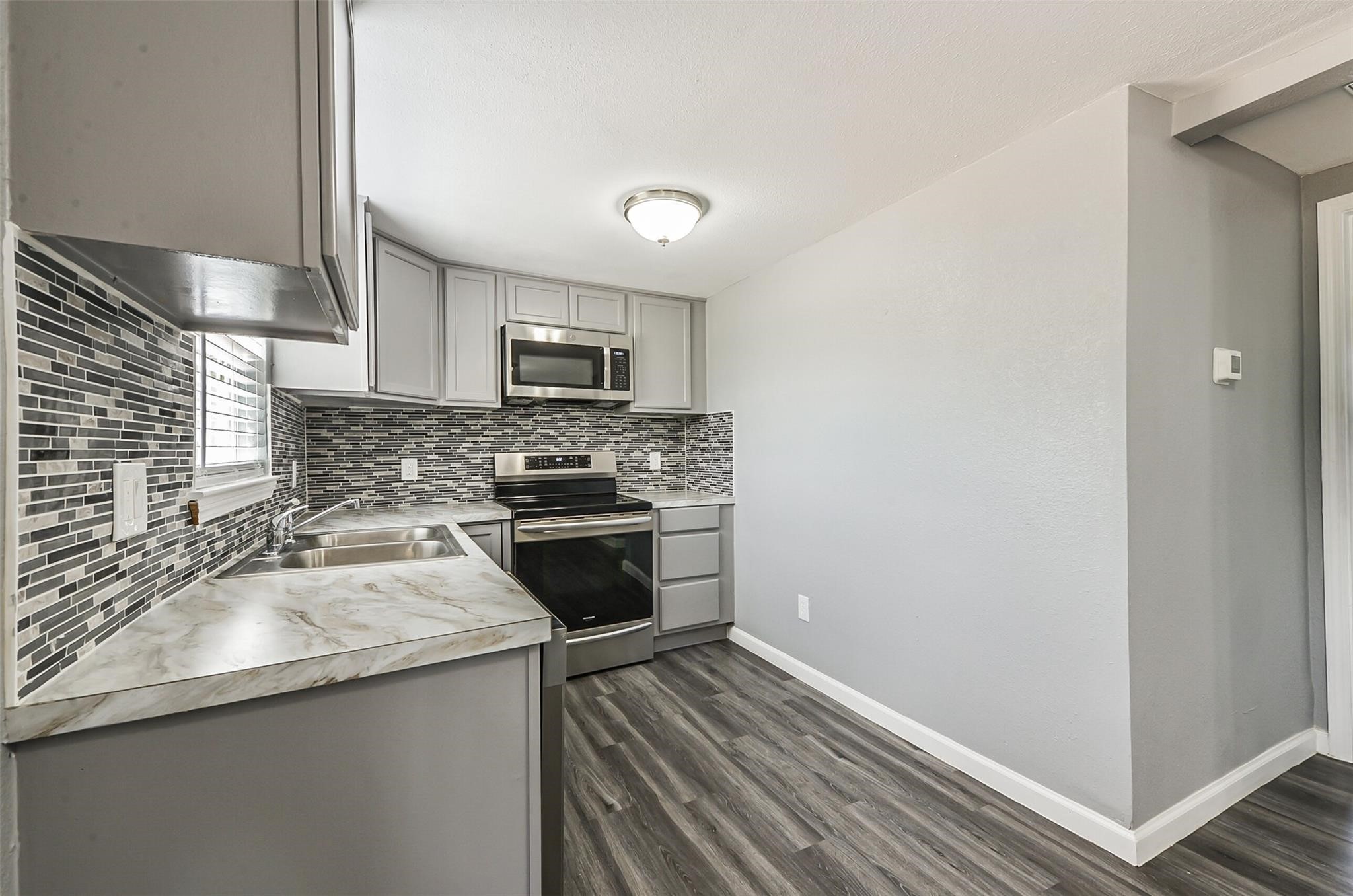 13252 Kanak Street, Needville, TX 77461