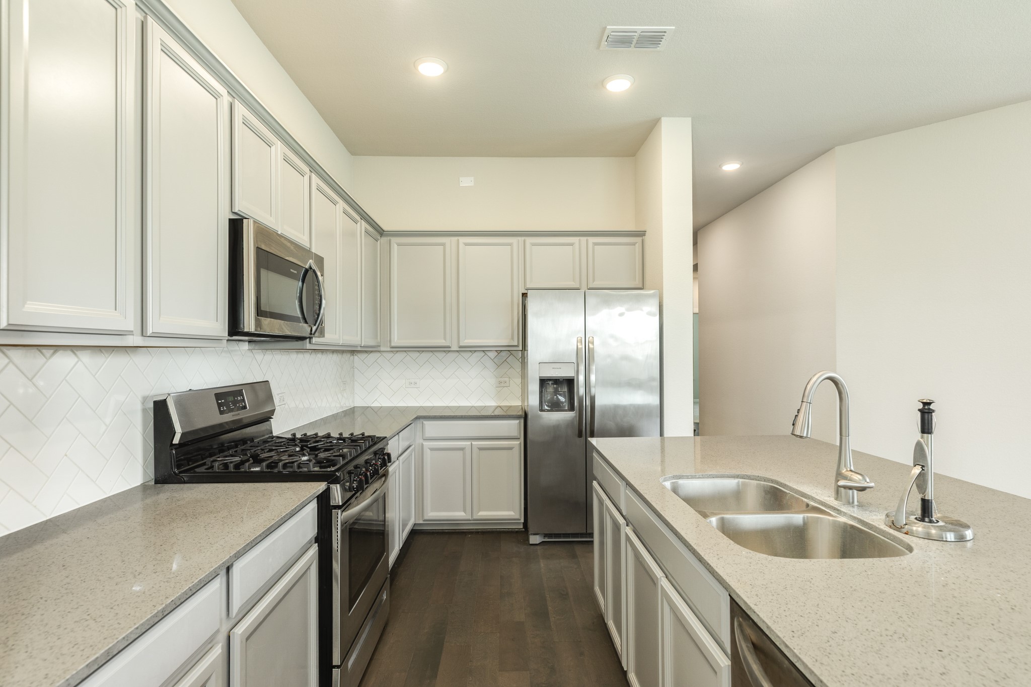 9807 Gould Drive, Manvel, TX 77583