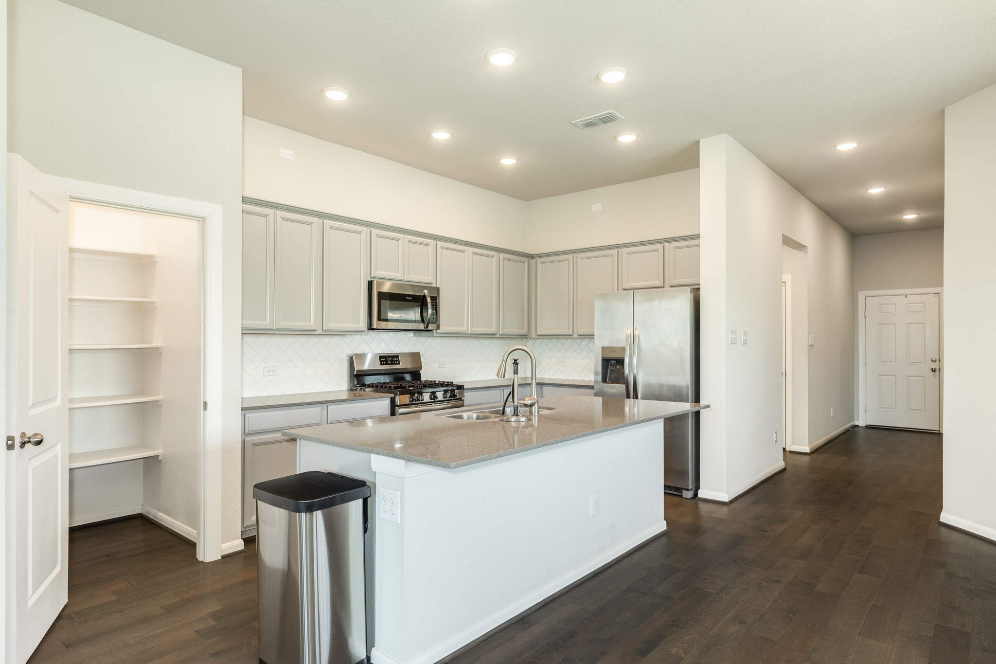 9807 Gould Drive, Manvel, TX 77583
