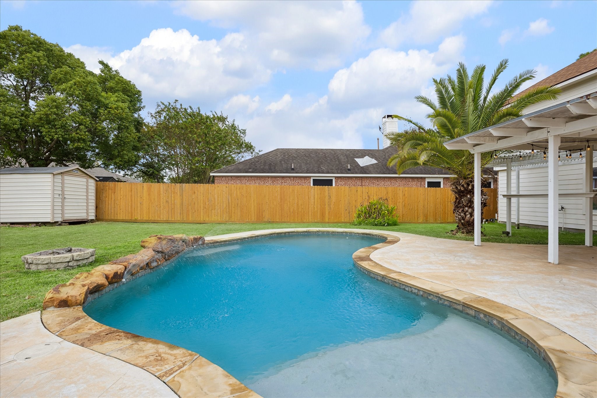405 Laddingford Lane, League City, TX 77573