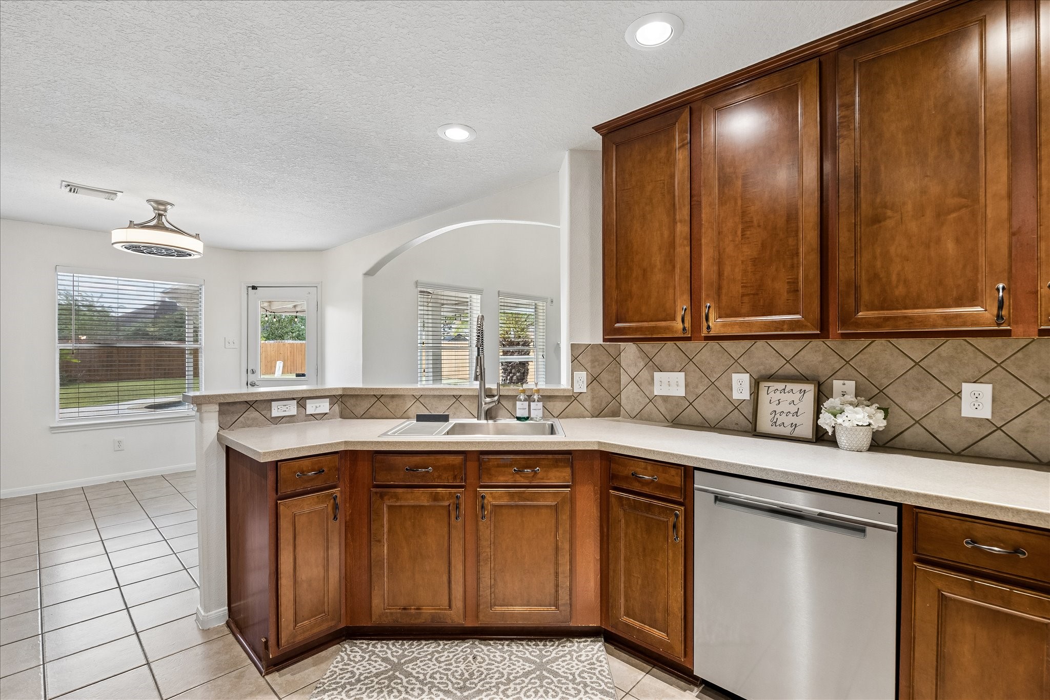 405 Laddingford Lane, League City, TX 77573