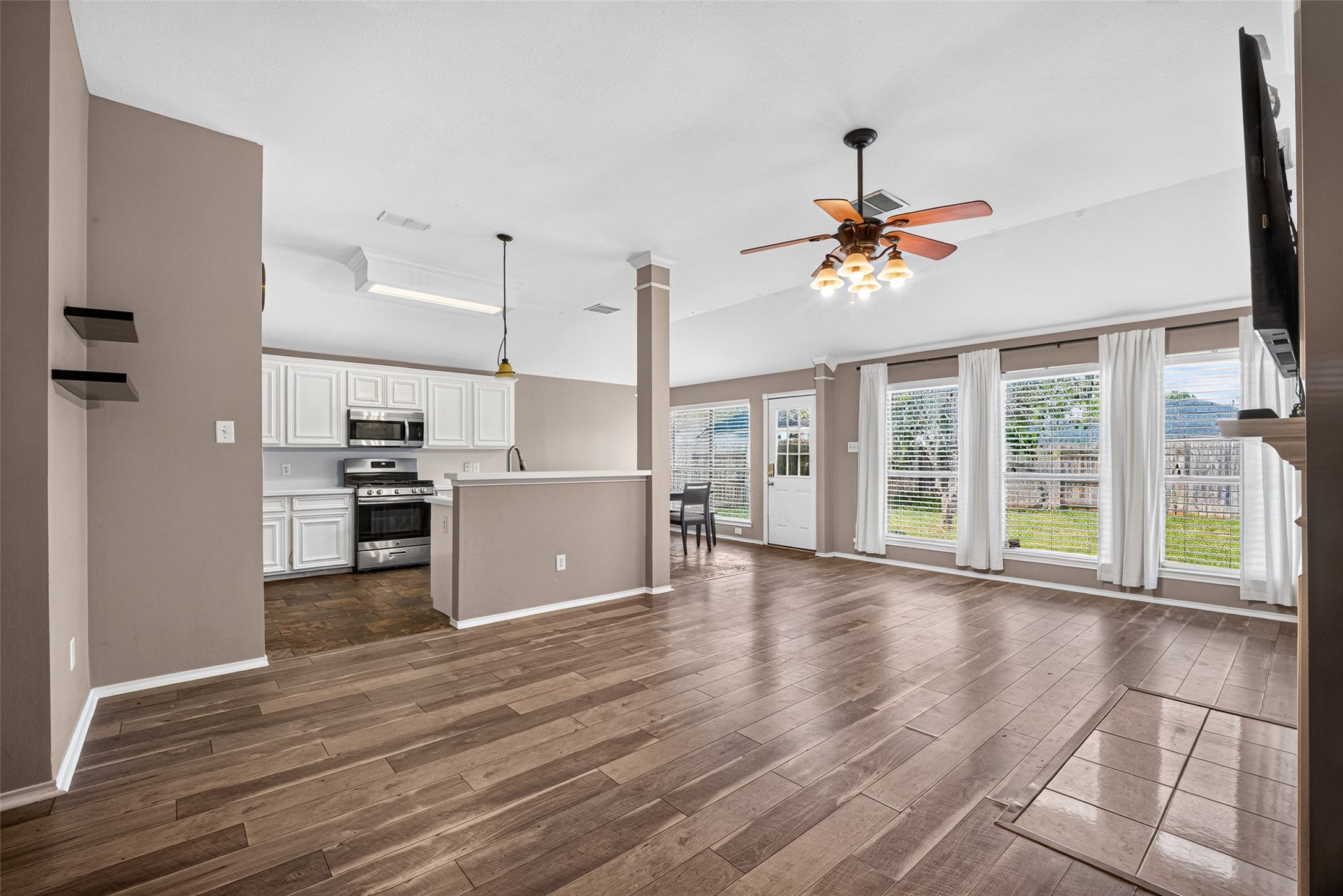 3907 Vinecrest Drive, Pearland, TX 77584 3907 Vinecrest Drive, Pearland, TX 77584