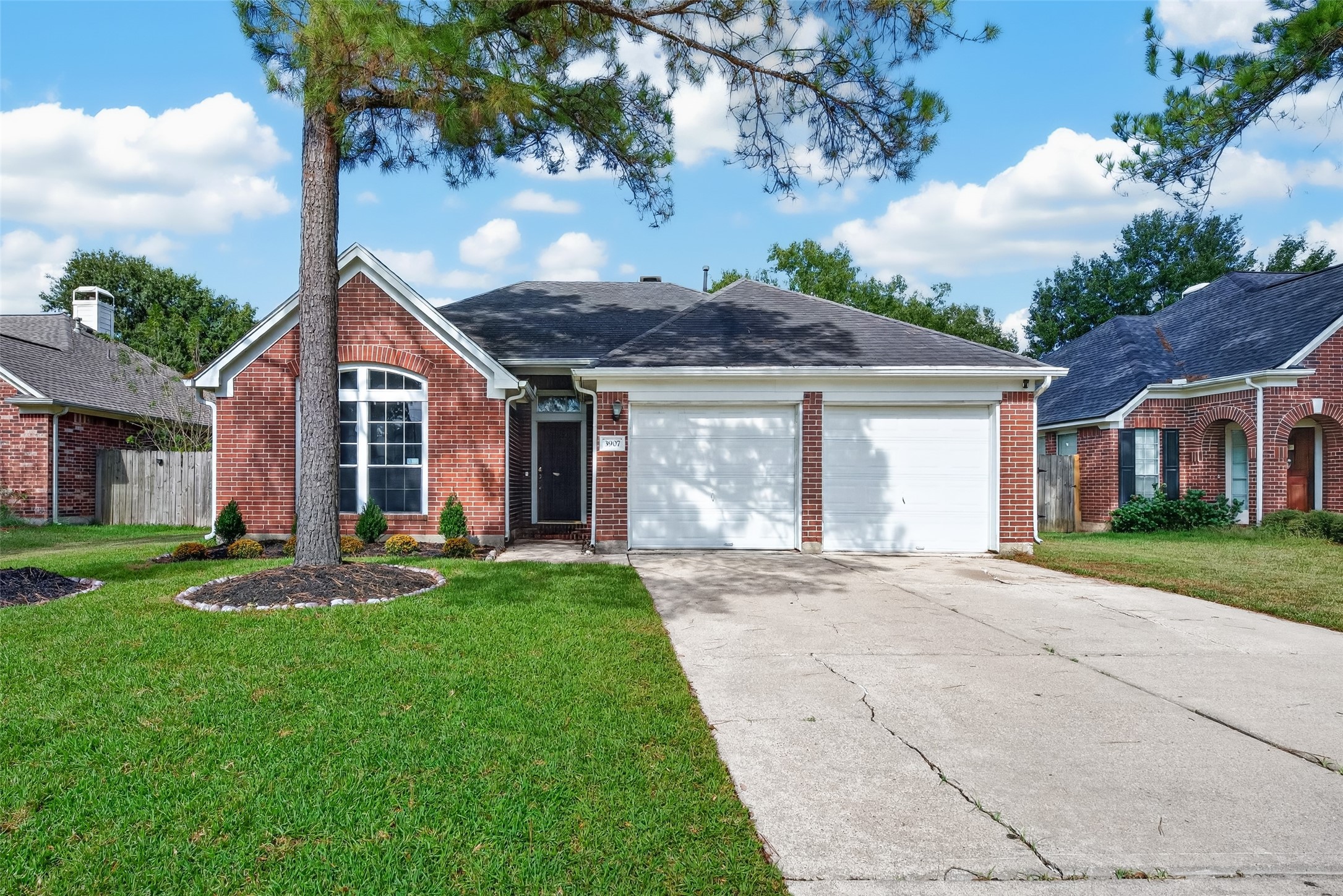 3907 Vinecrest Drive, Pearland, TX 77584