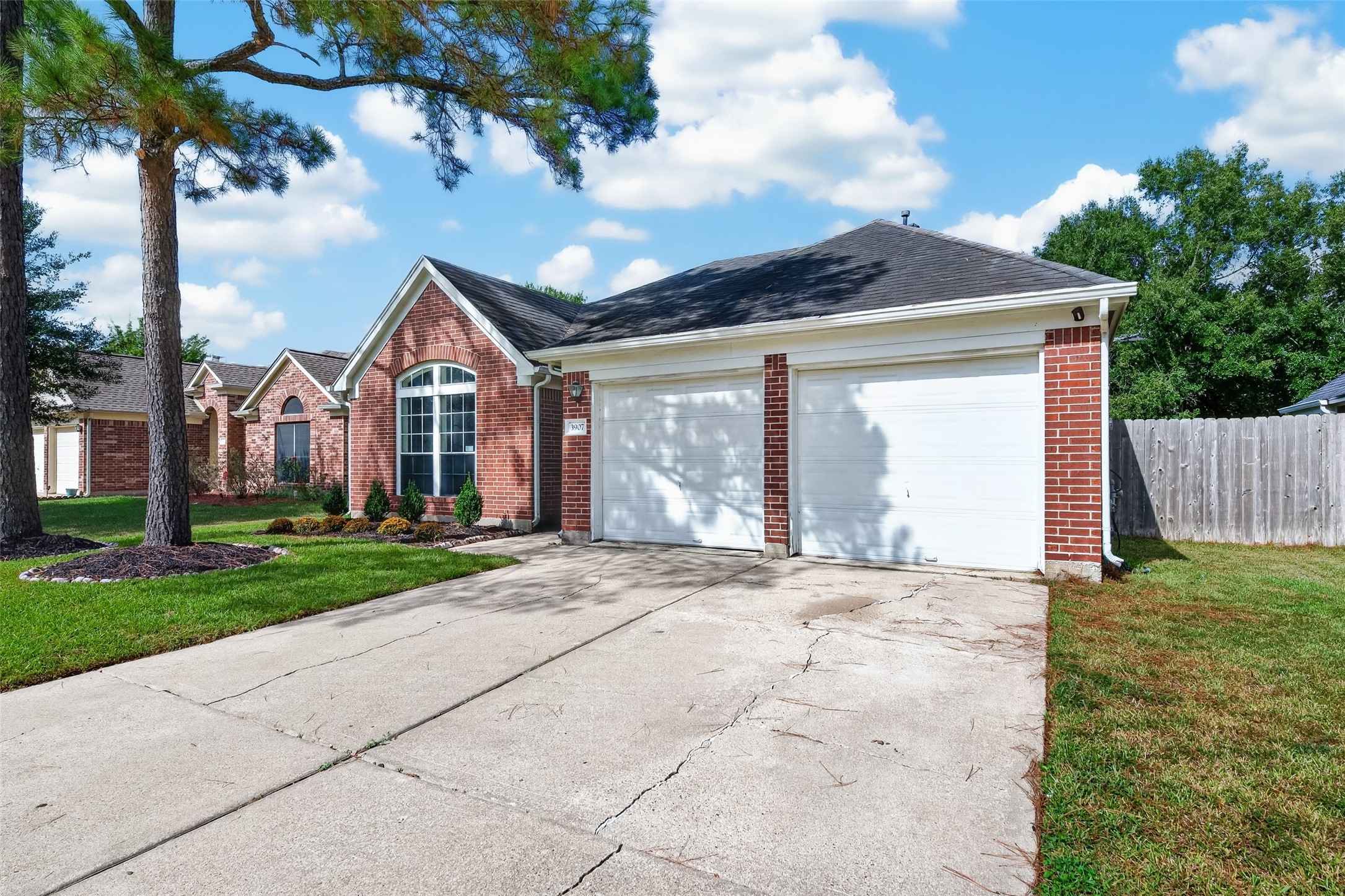3907 Vinecrest Drive, Pearland, TX 77584 3907 Vinecrest Drive, Pearland, TX 77584