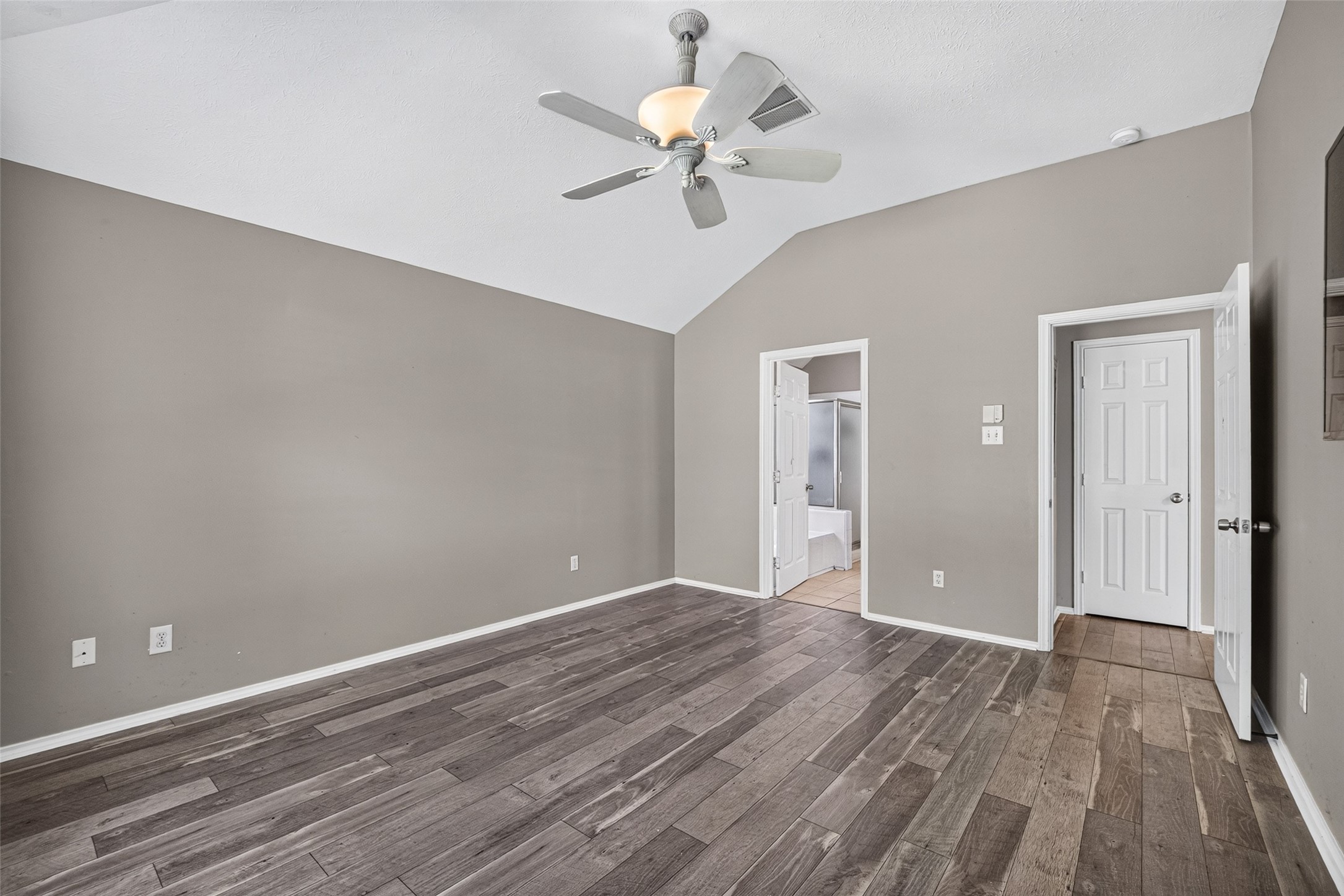 3907 Vinecrest Drive, Pearland, TX 77584