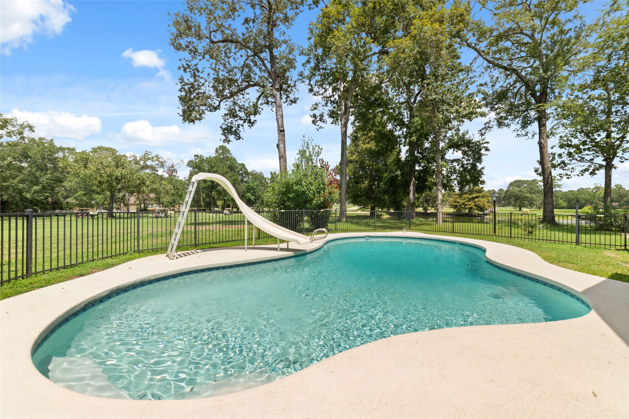 601 Brandon Road, Conroe, TX 77302